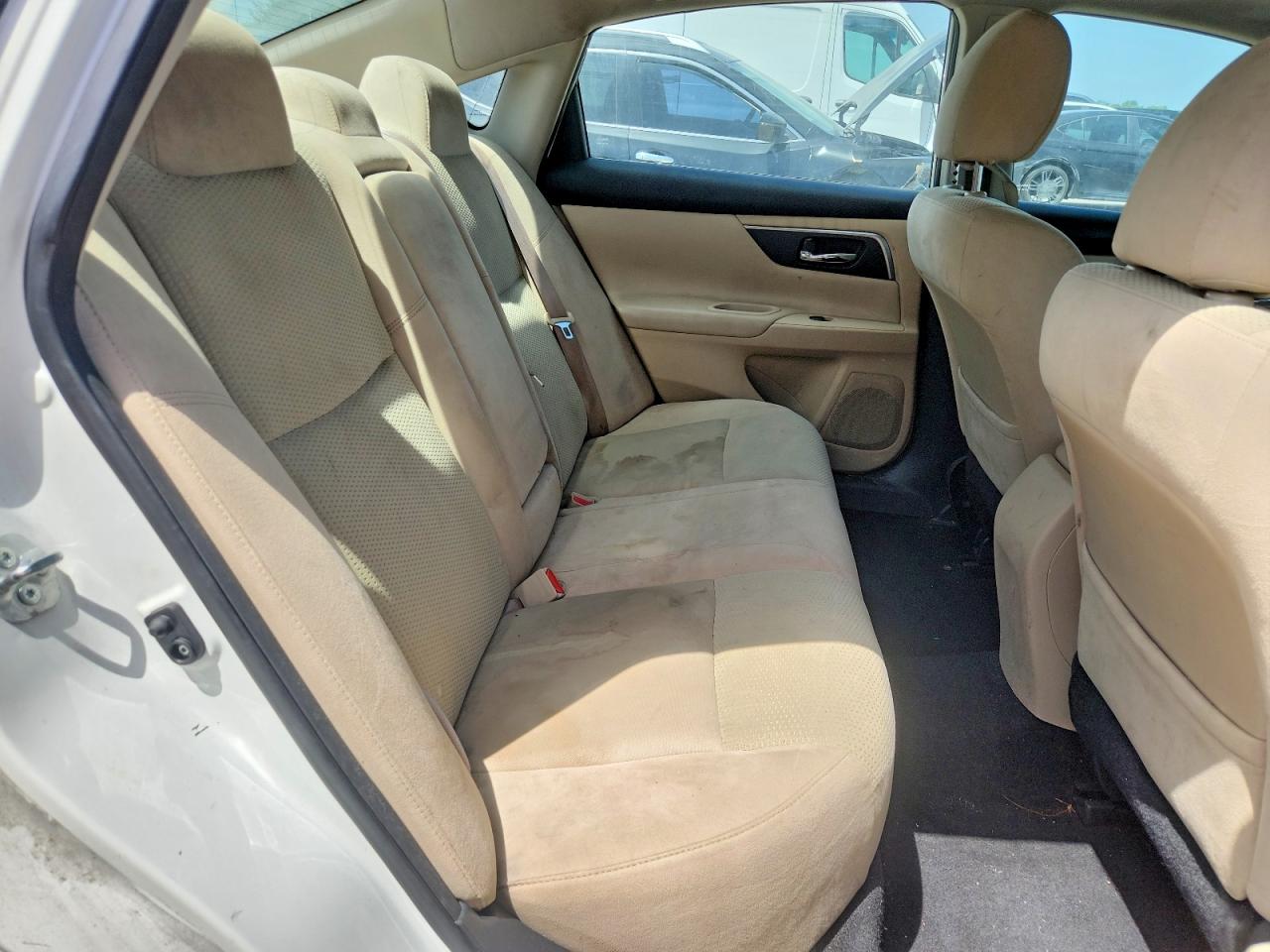 2015 Nissan Altima 2.5 S Белый vin: 1N4AL3AP4FN905447