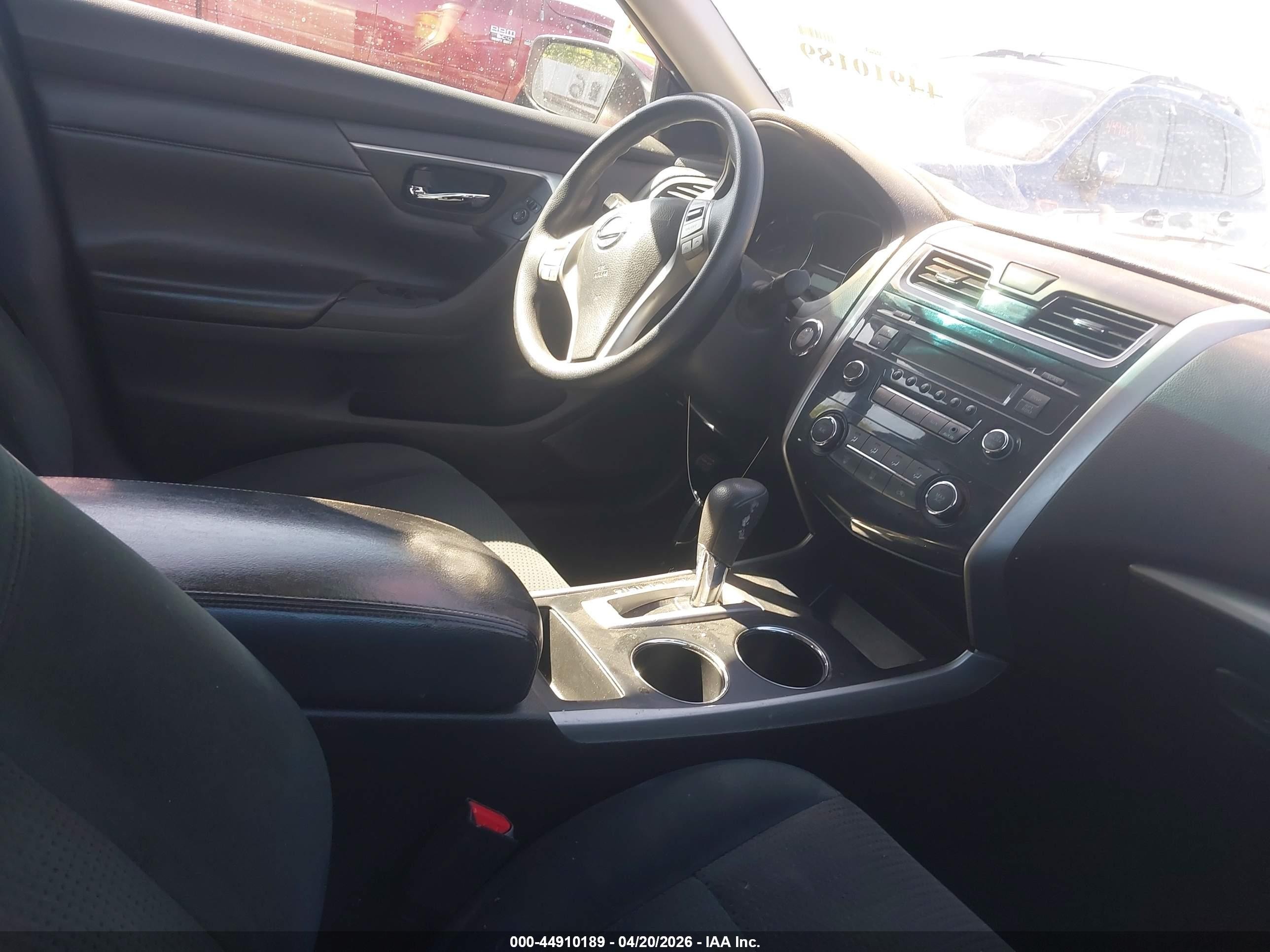 2015 Nissan Altima 2.5 S Red vin: 1N4AL3AP4FN918117