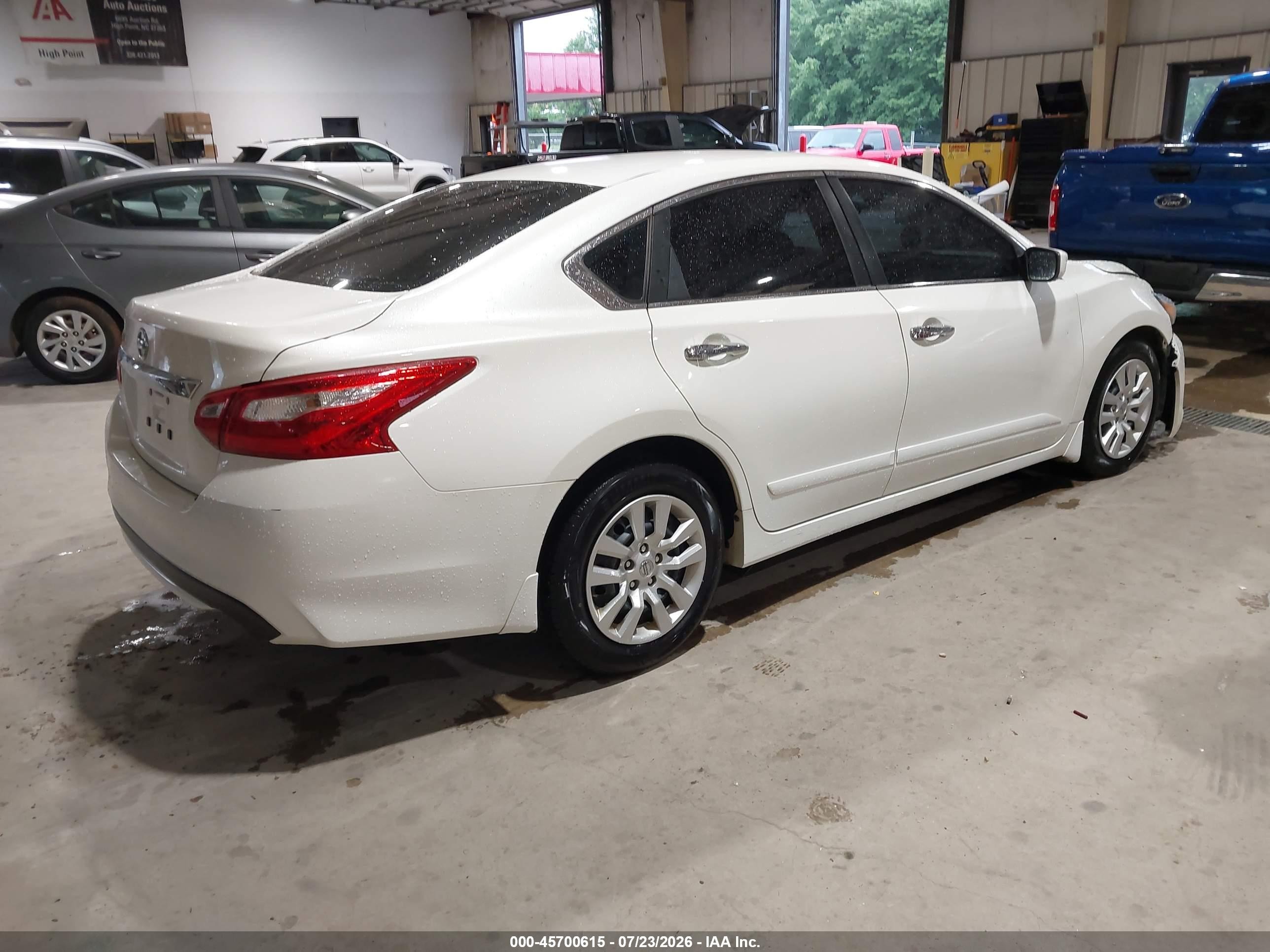 2016 Nissan Altima 2.5 S White vin: 1N4AL3AP4GC239588