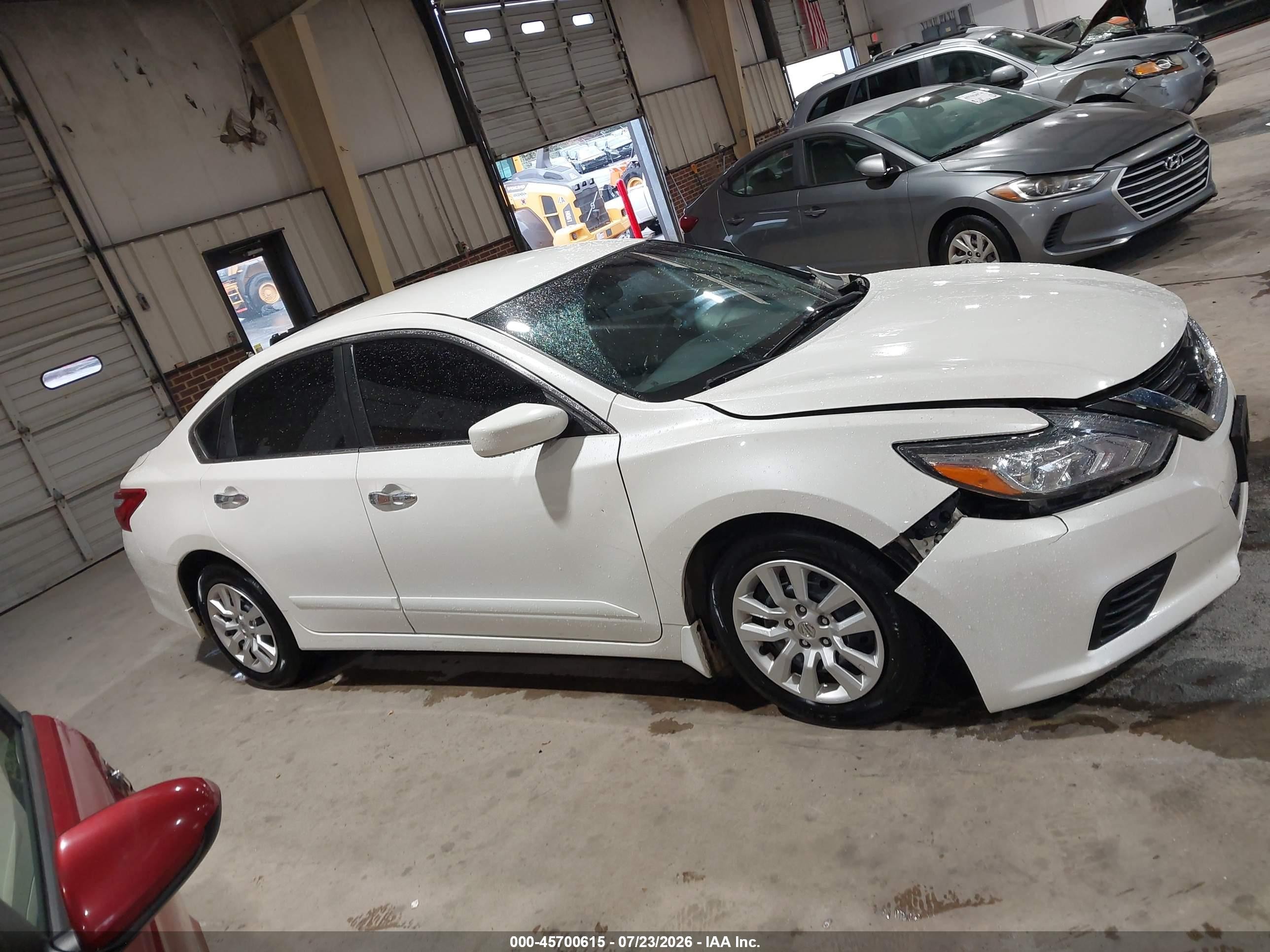 2016 Nissan Altima 2.5 S White vin: 1N4AL3AP4GC239588