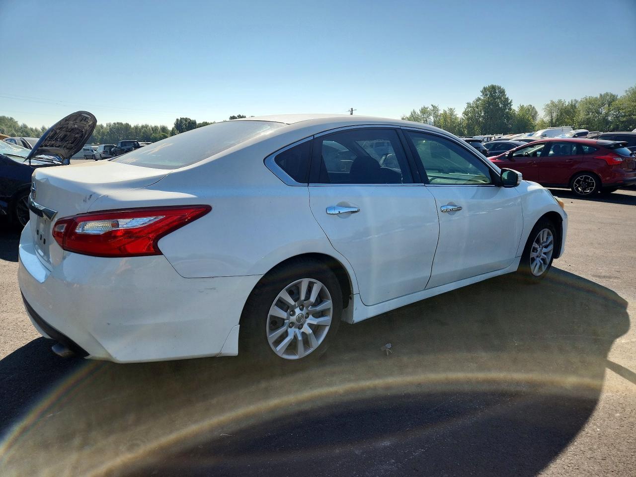 2016 Nissan Altima 2.5 S White vin: 1N4AL3AP4GN317176