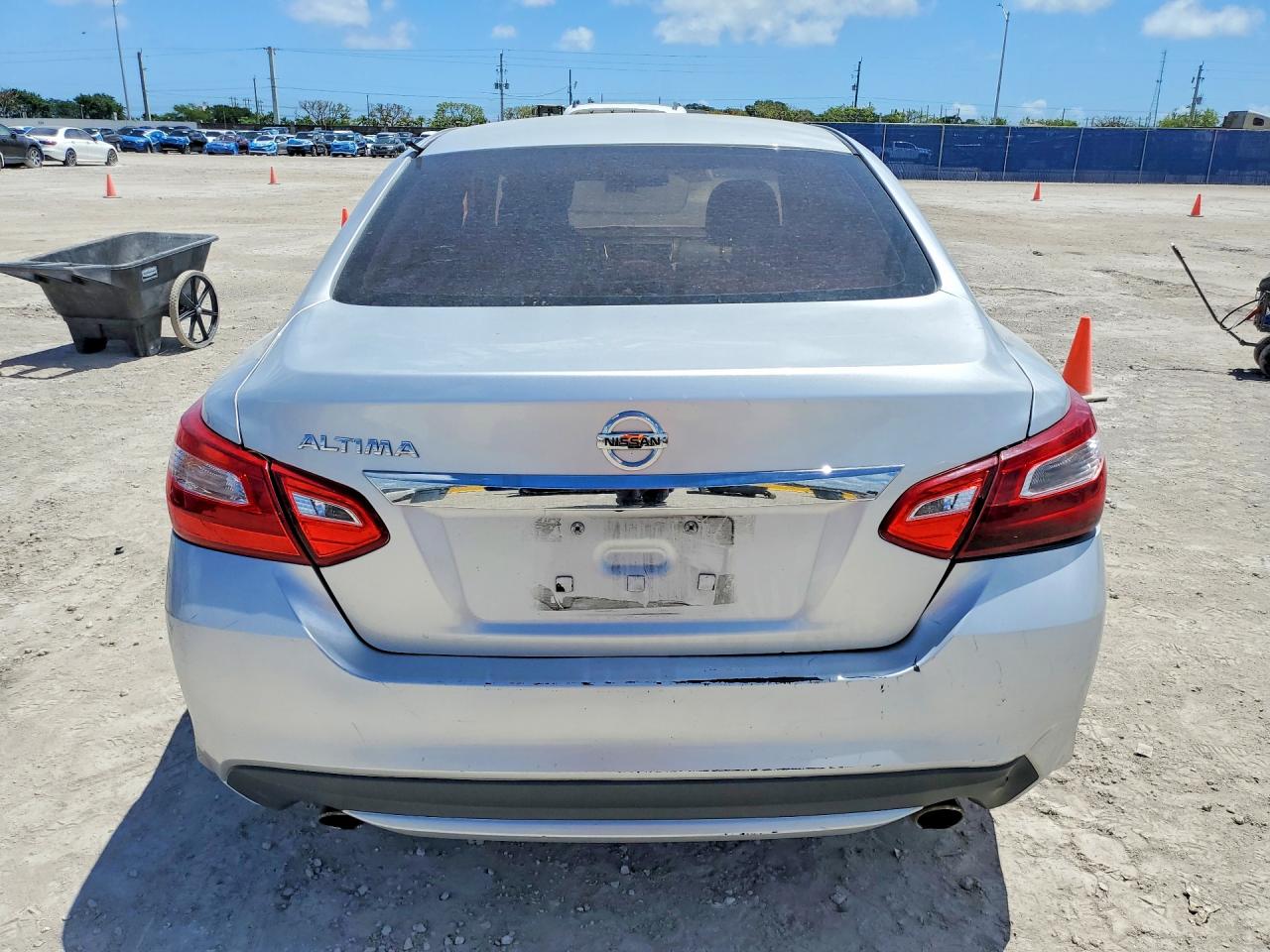 2016 Nissan Altima 2.5 S Silver vin: 1N4AL3AP4GN362828