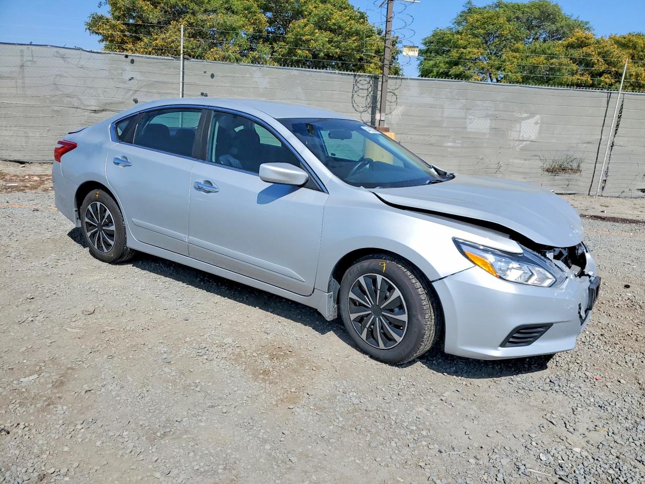 2016 Nissan Altima 2.5 S Silver vin: 1N4AL3AP4GN389480