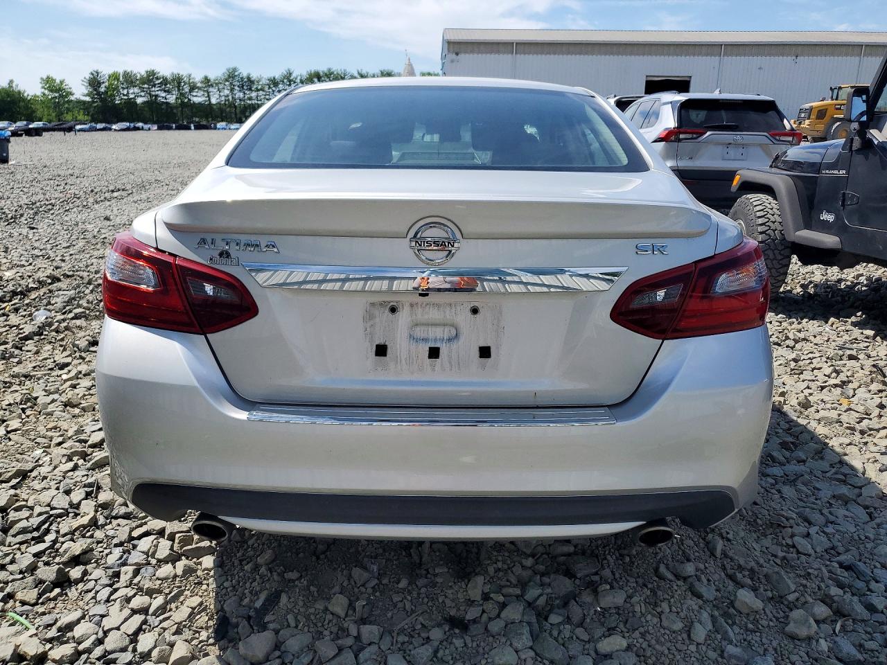 2017 Nissan Altima 2.5 Sr Silver vin: 1N4AL3AP4HC138861