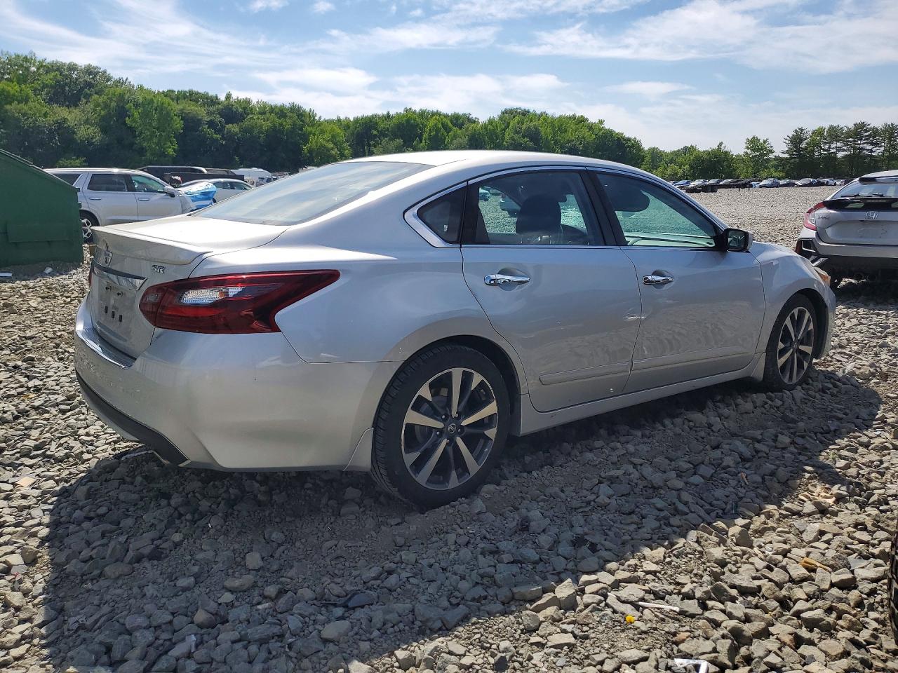 2017 Nissan Altima 2.5 Sr Silver vin: 1N4AL3AP4HC138861