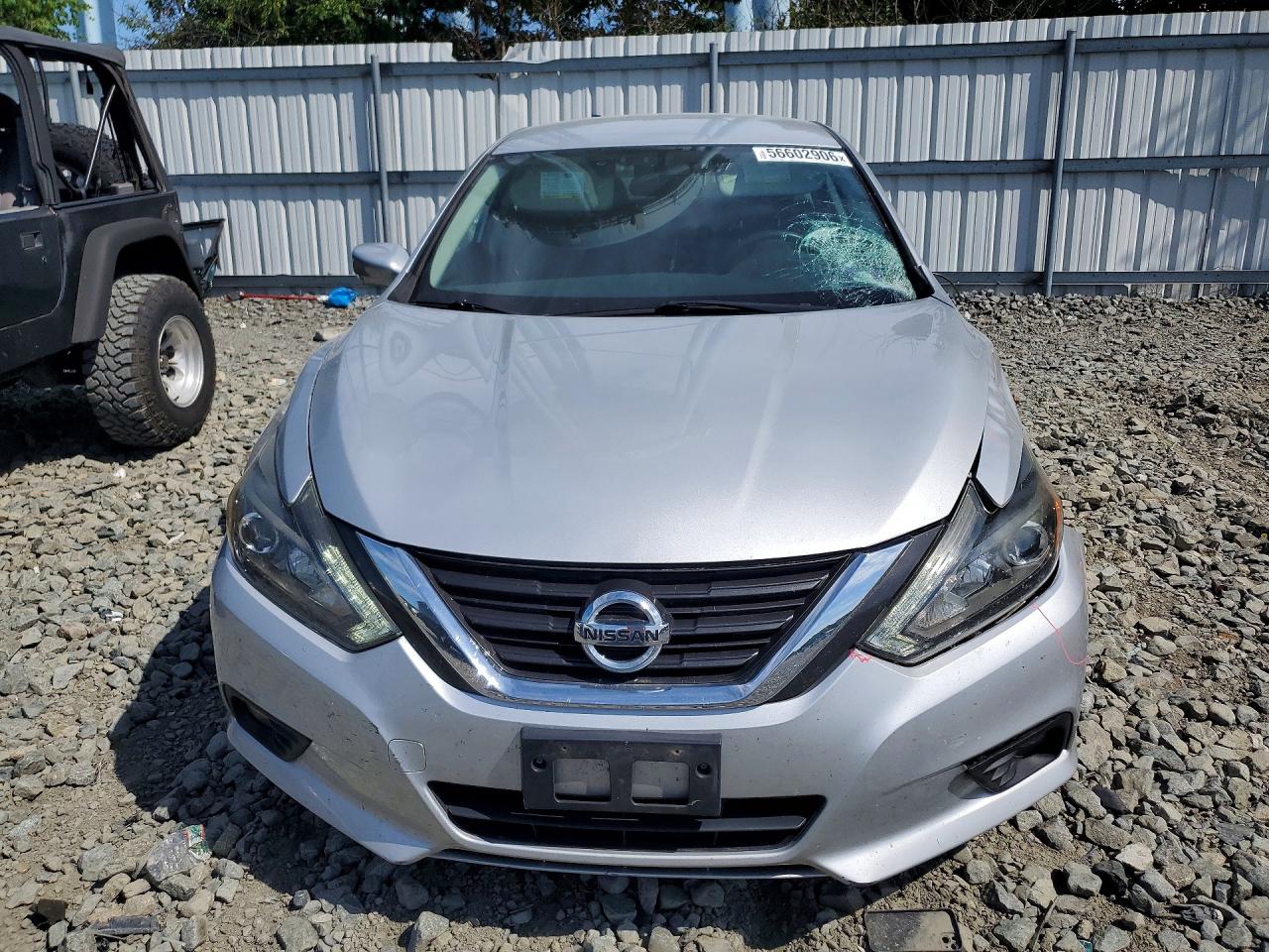2017 Nissan Altima 2.5 Sr Silver vin: 1N4AL3AP4HC138861