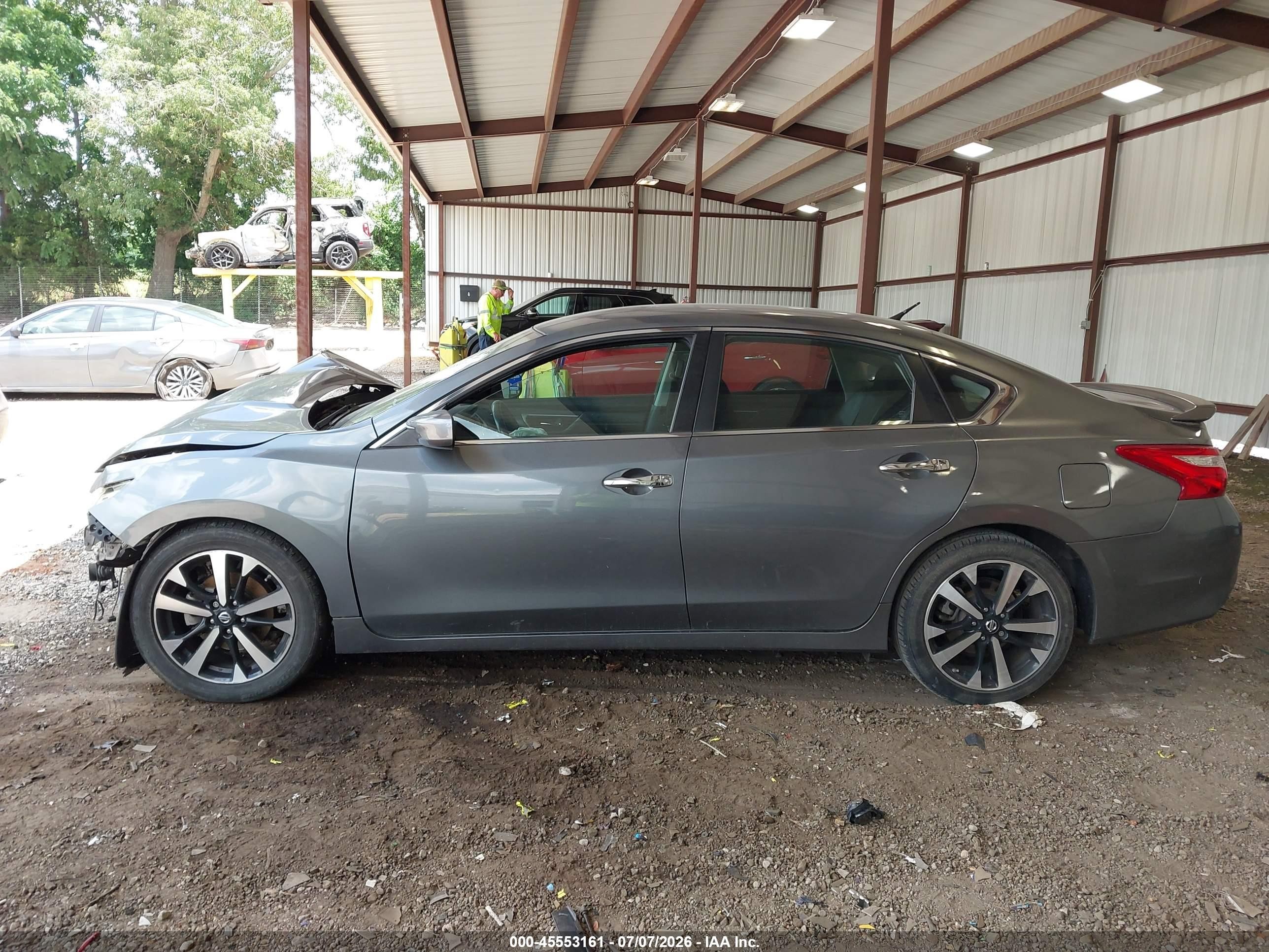 2018 Nissan Altima 2.5 Sr Gray vin: 1N4AL3AP4JC110452