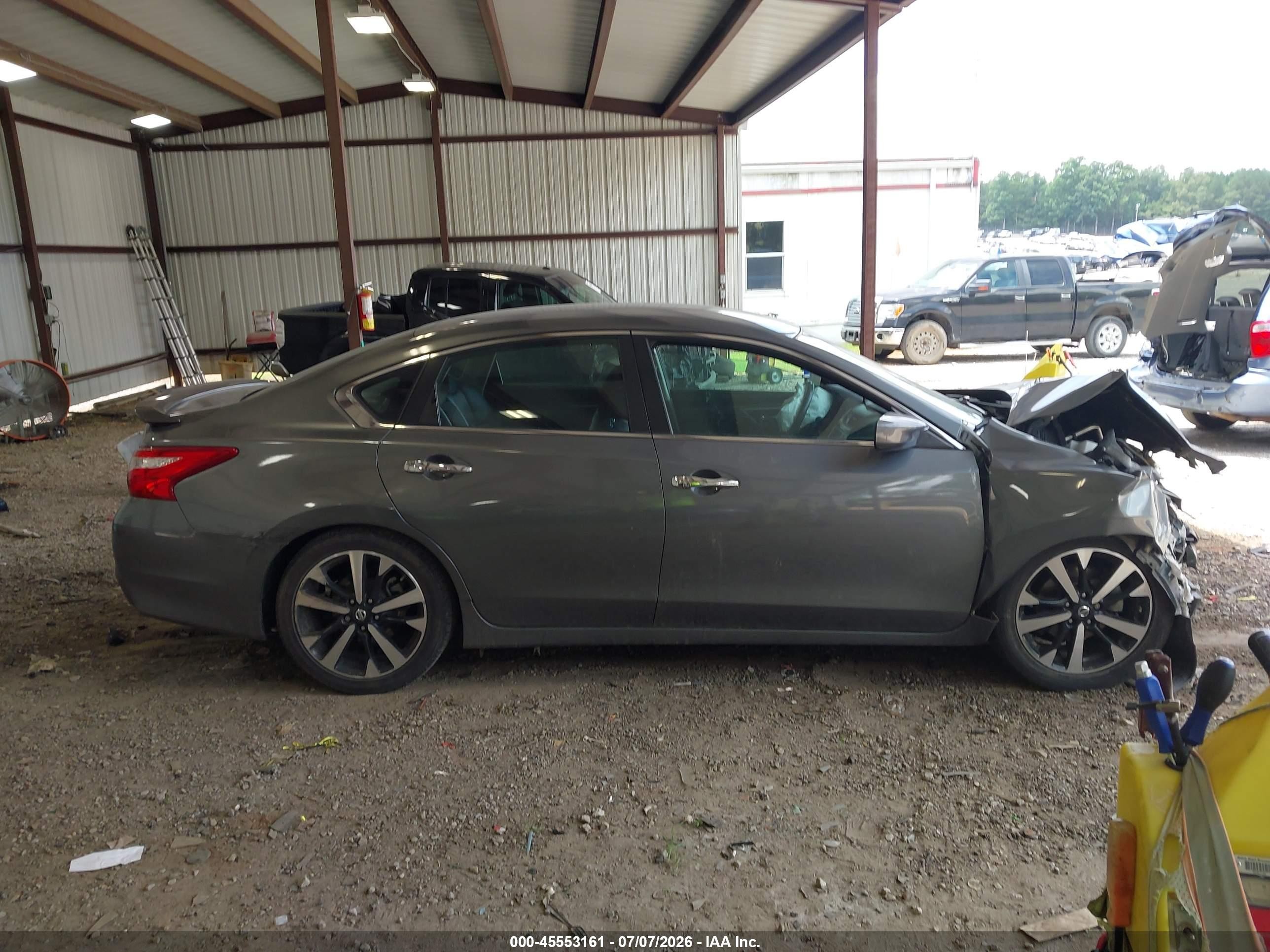 2018 Nissan Altima 2.5 Sr Gray vin: 1N4AL3AP4JC110452