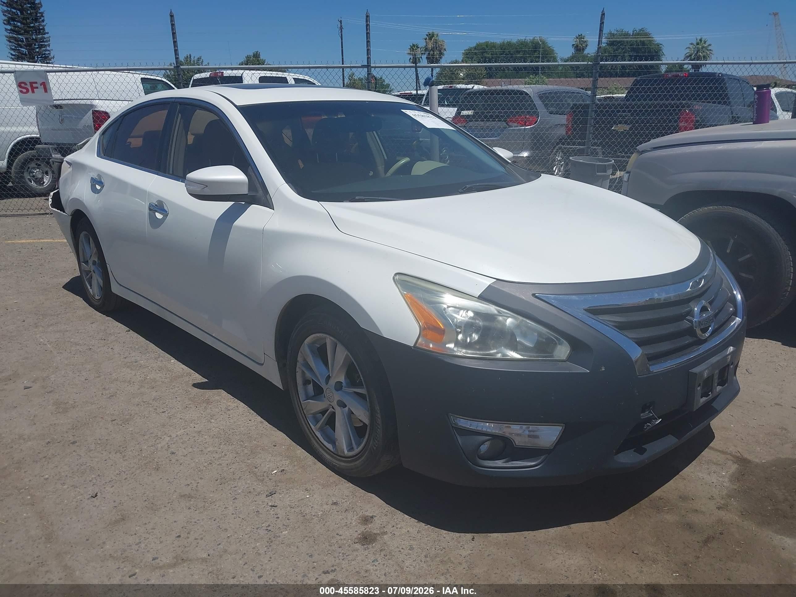 2013 Nissan Altima 2.5 Sv White vin: 1N4AL3AP5DC102476