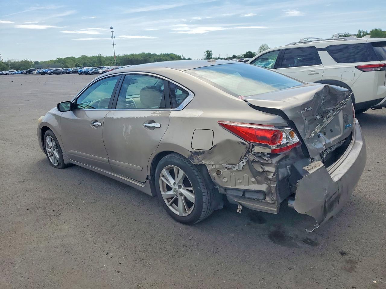 2013 Nissan Altima 2.5 Gold vin: 1N4AL3AP5DC202108