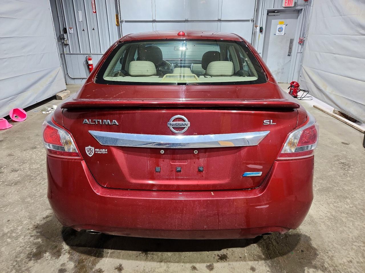 2013 Nissan Altima 2.5 Red vin: 1N4AL3AP5DC204215