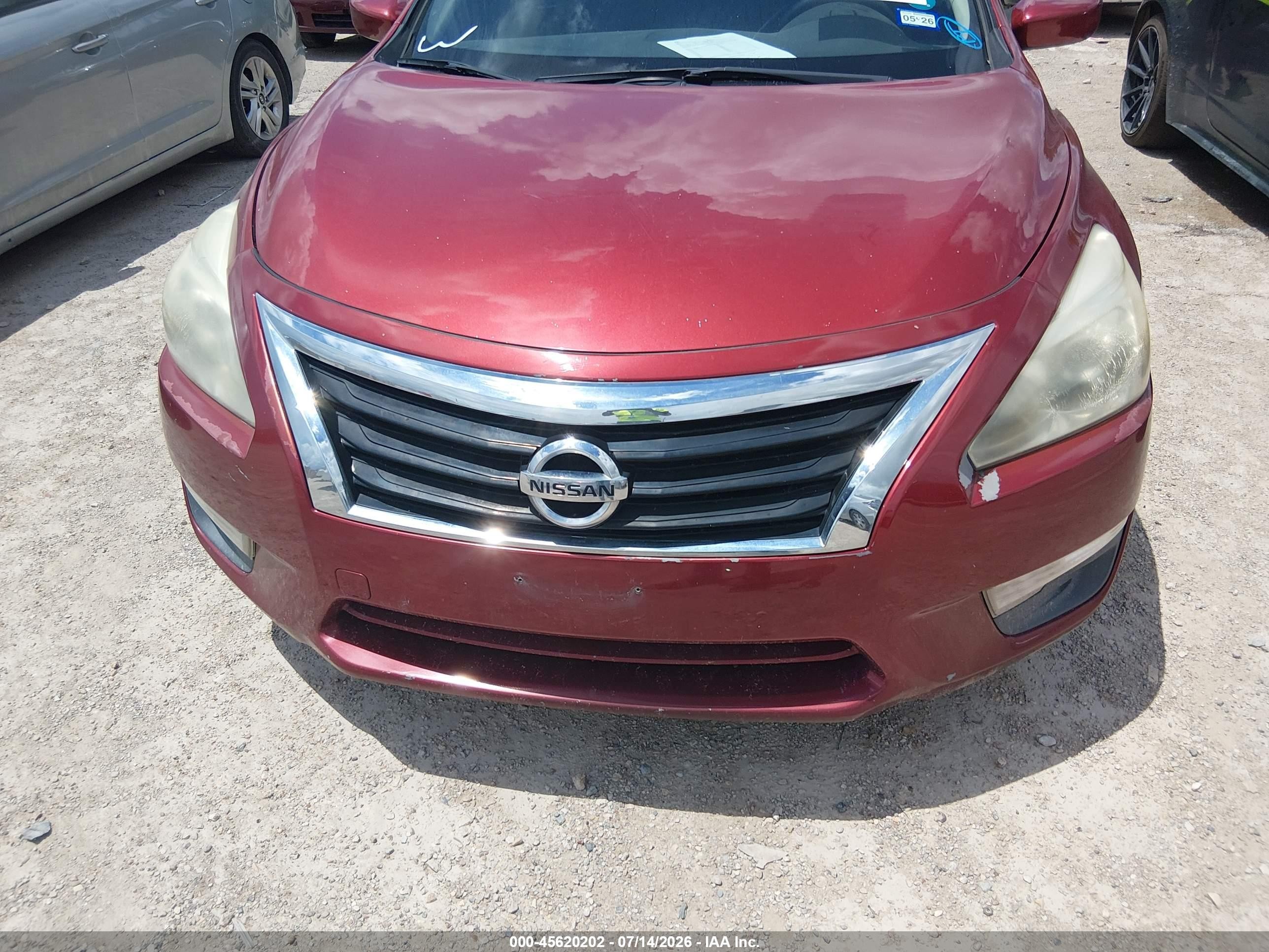 2013 Nissan Altima 2.5 S Red vin: 1N4AL3AP5DC205753