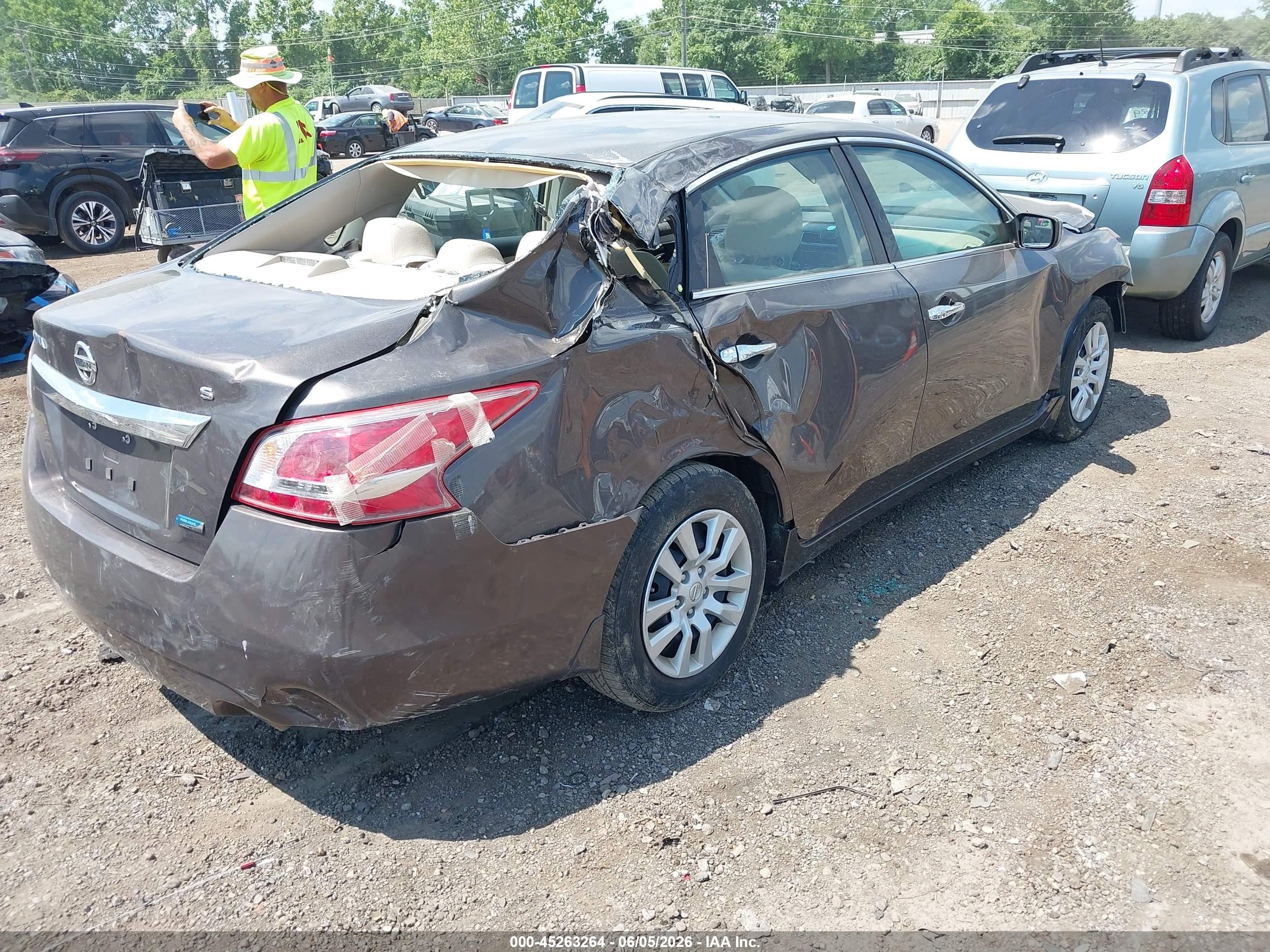 2013 Nissan Altima 2.5 S Champagne vin: 1N4AL3AP5DC217207