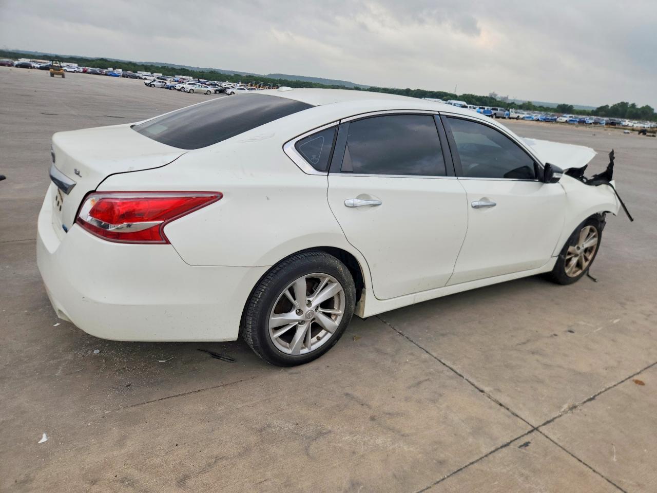 2013 Nissan Altima 2.5 White vin: 1N4AL3AP5DC227459