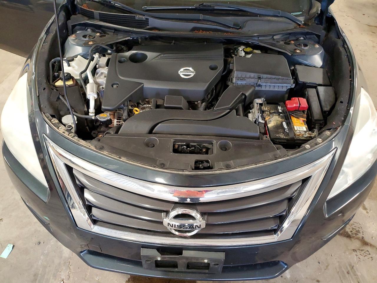 2013 Niss Altima Charcoal vin: 1N4AL3AP5DC242639