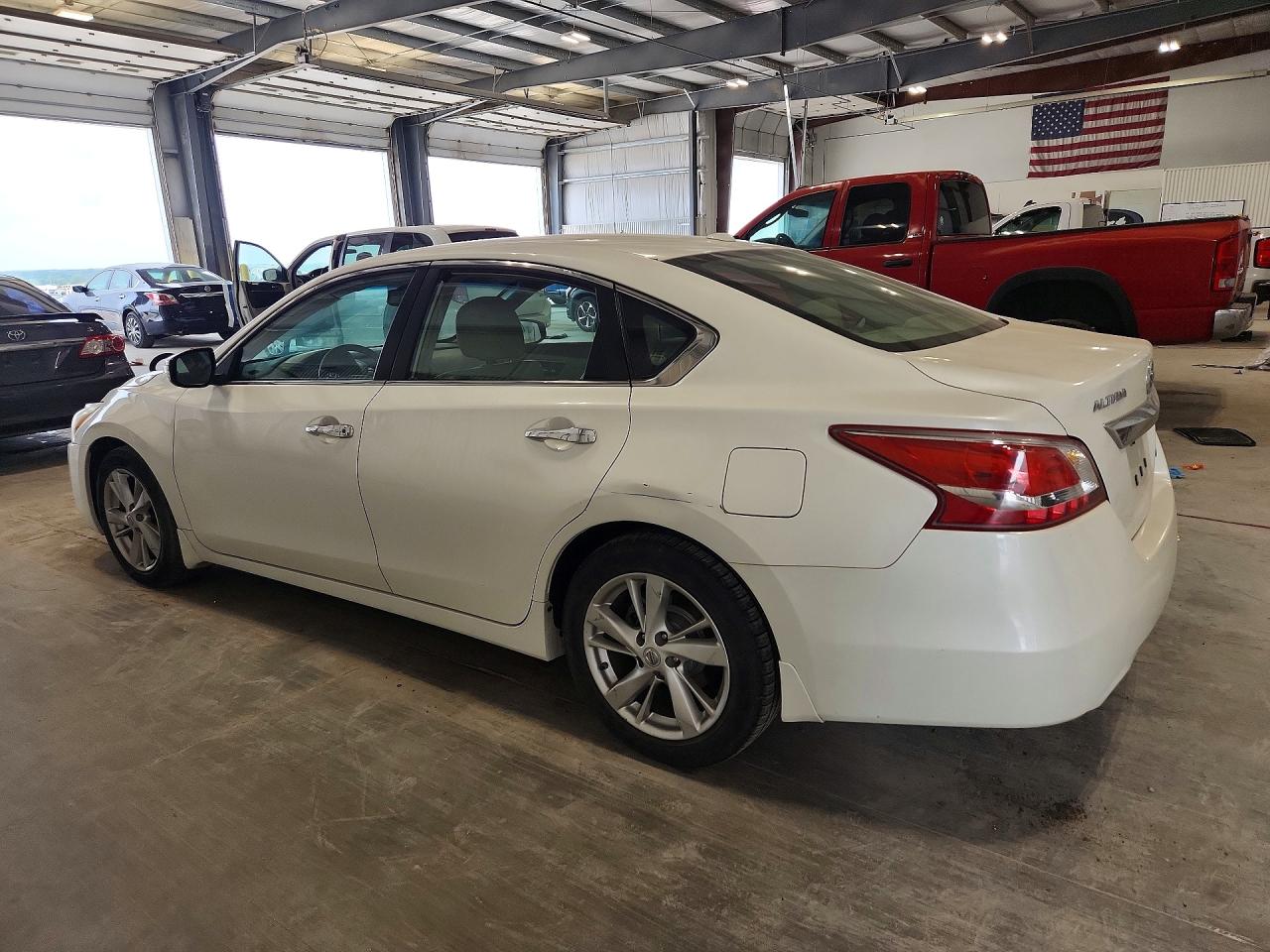 2013 Nissan Altima 2.5/s/sv/sl White vin: 1N4AL3AP5DC287189