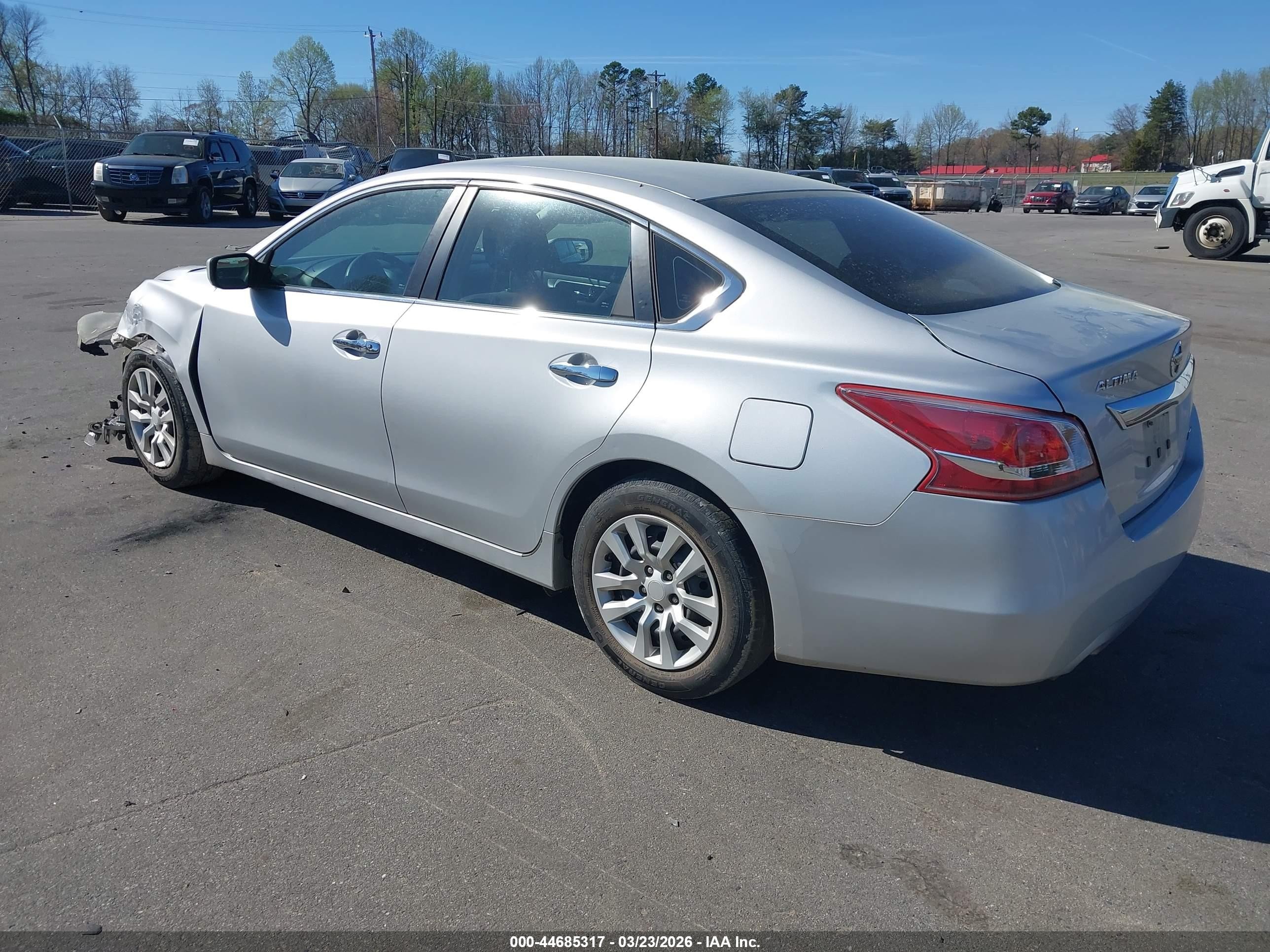 2013 Nissan Altima 2.5 S Silver vin: 1N4AL3AP5DC299682