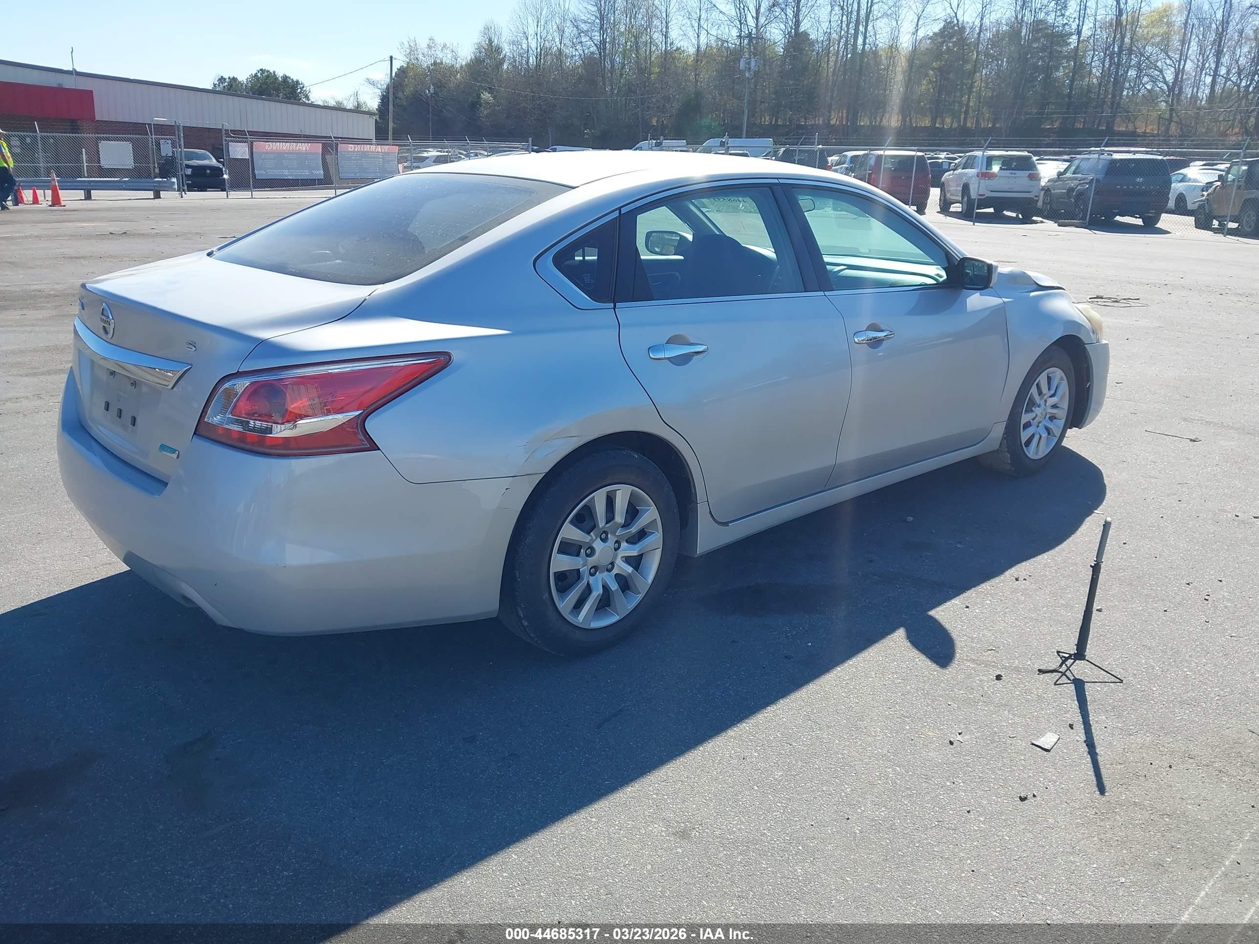 2013 Nissan Altima 2.5 S Silver vin: 1N4AL3AP5DC299682