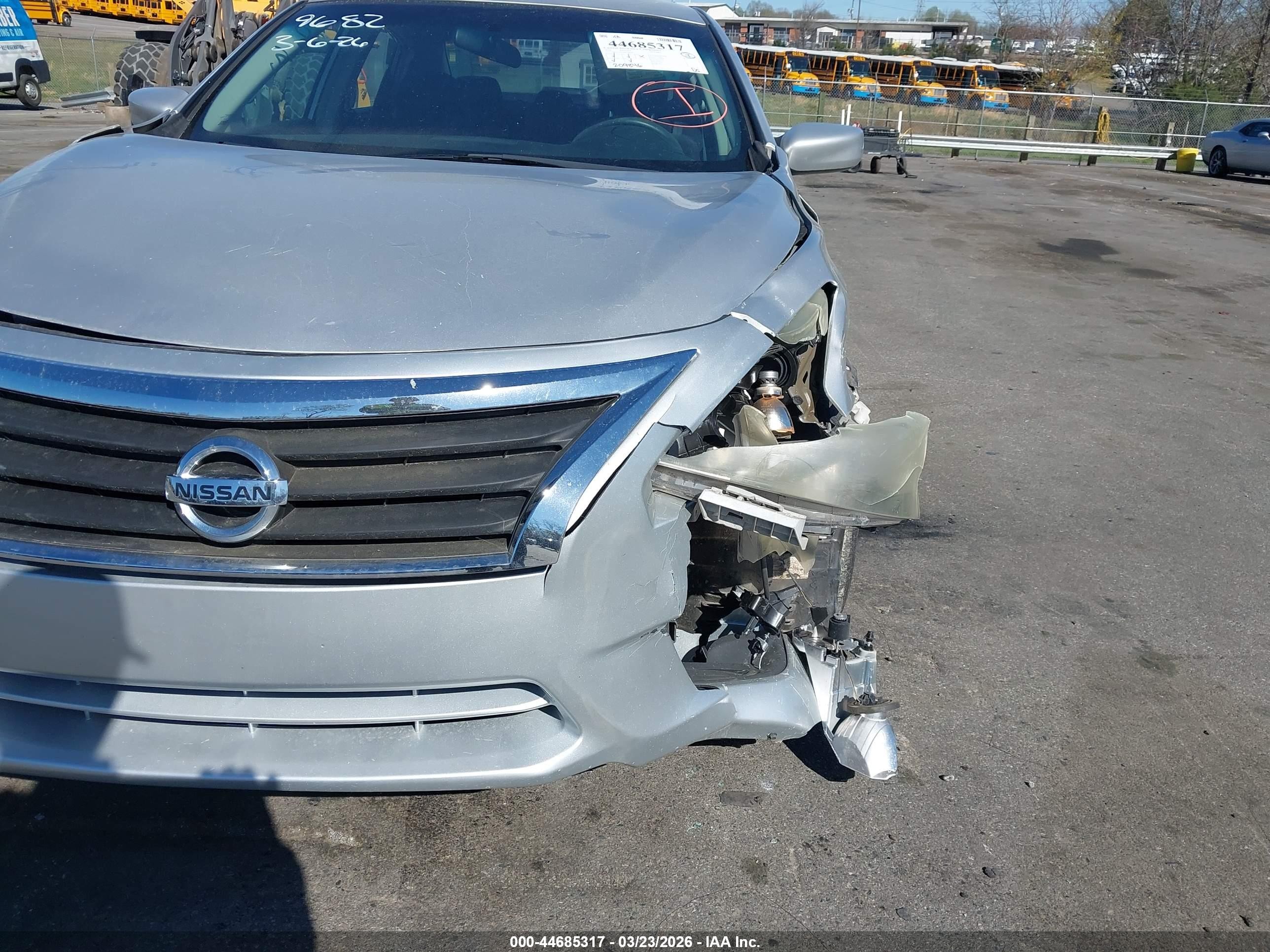 2013 Nissan Altima 2.5 S Silver vin: 1N4AL3AP5DC299682