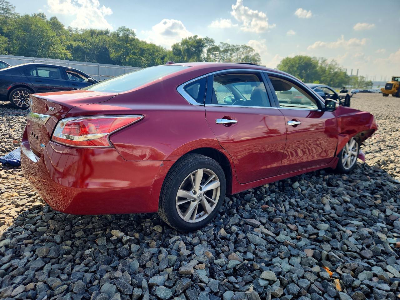2013 Nissan Altima 2.5 Red vin: 1N4AL3AP5DN420098