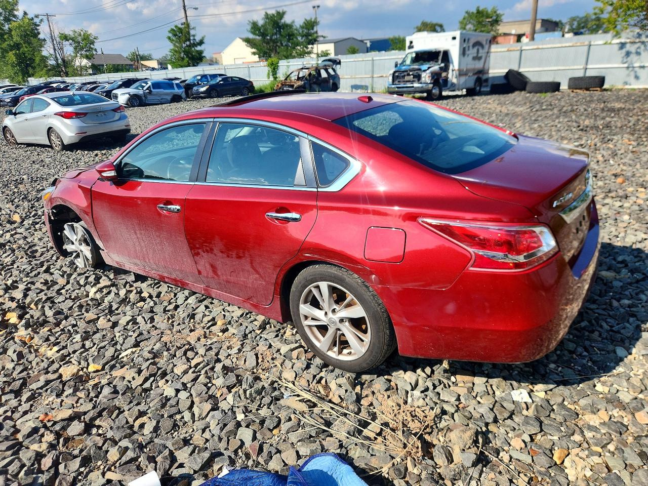 2013 Nissan Altima 2.5 Red vin: 1N4AL3AP5DN420098