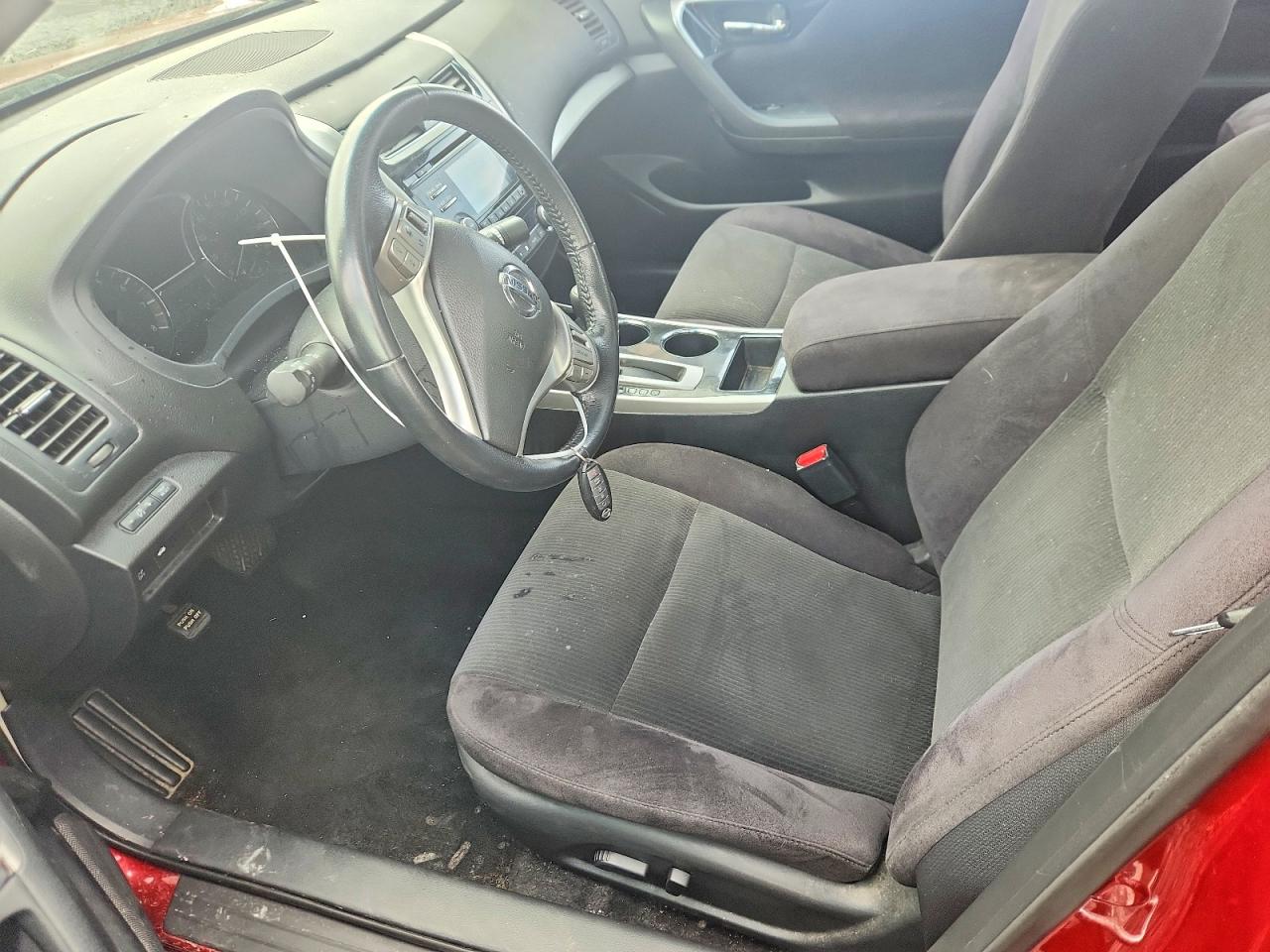 2013 Nissan Altima 2.5 Red vin: 1N4AL3AP5DN420098