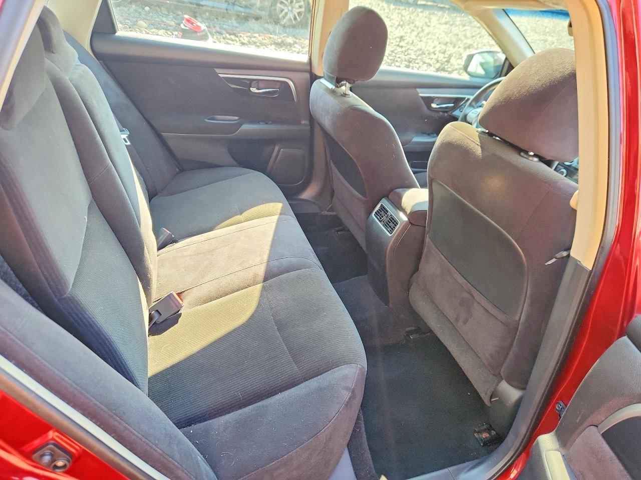 2013 Nissan Altima 2.5 Red vin: 1N4AL3AP5DN420098