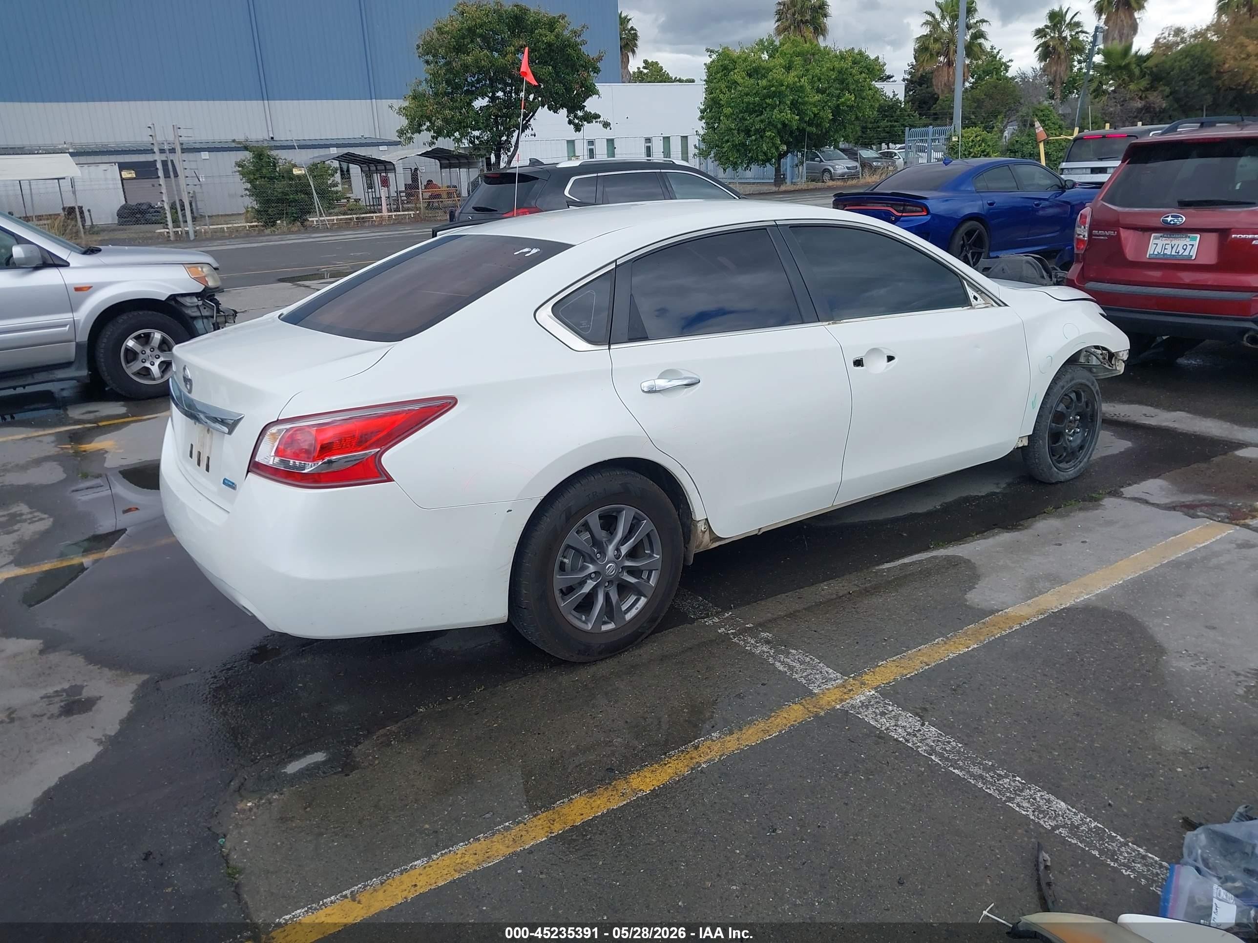 2013 Nissan Altima 2.5 S Белый vin: 1N4AL3AP5DN457913