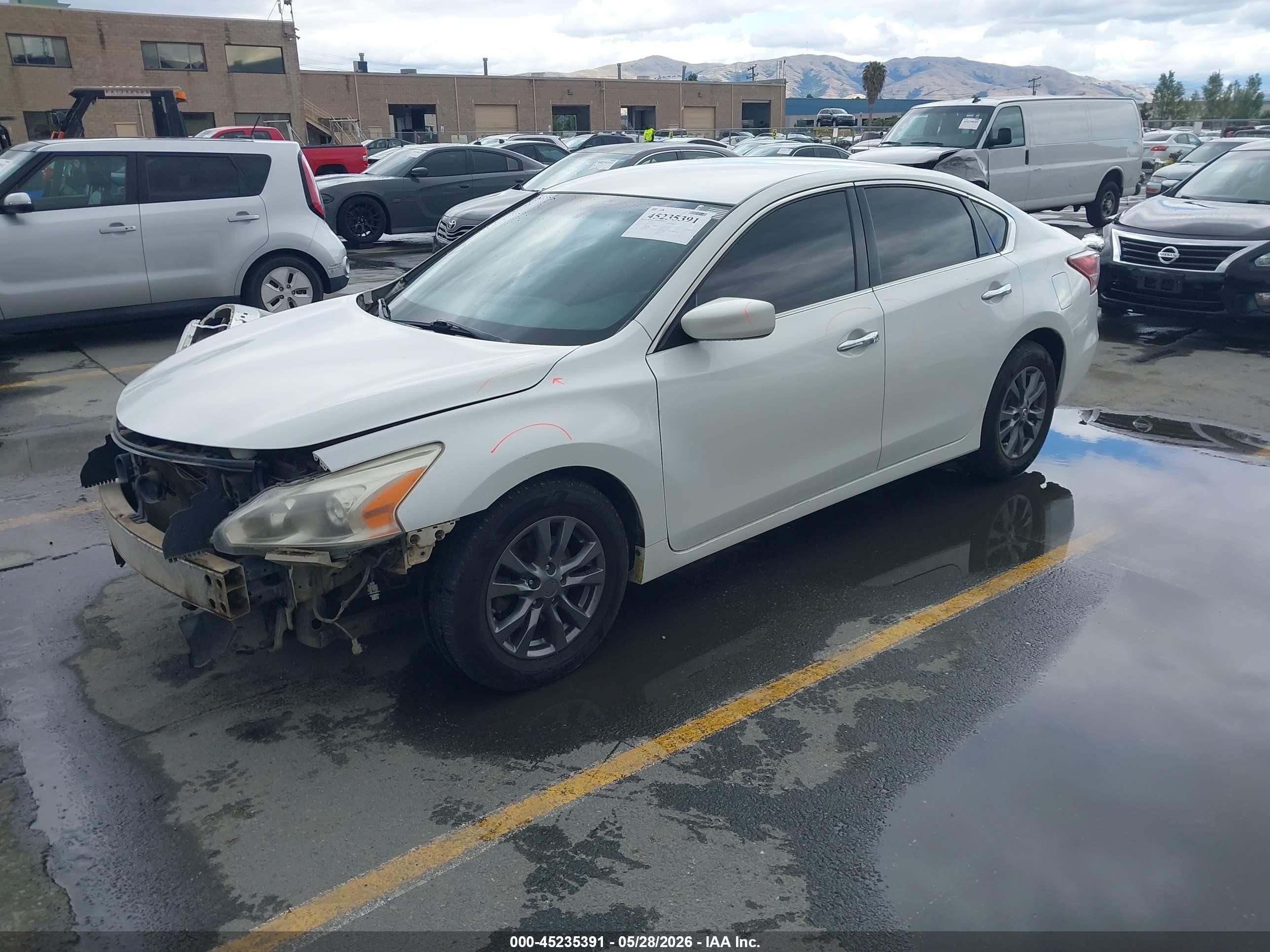 2013 Nissan Altima 2.5 S Белый vin: 1N4AL3AP5DN457913