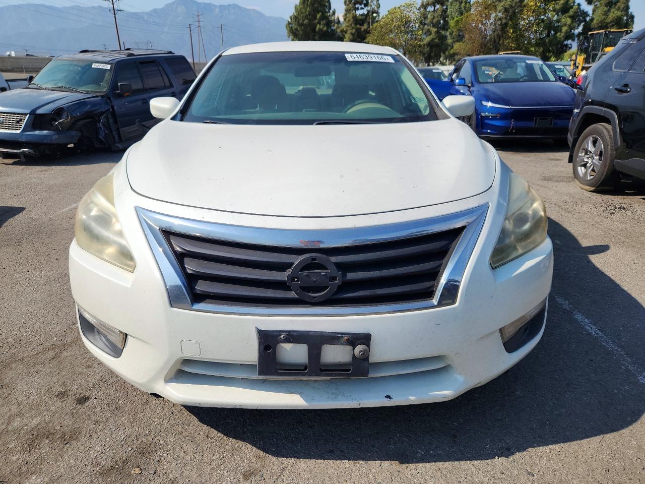 2013 Nissan Altima 2.5 White vin: 1N4AL3AP5DN479572