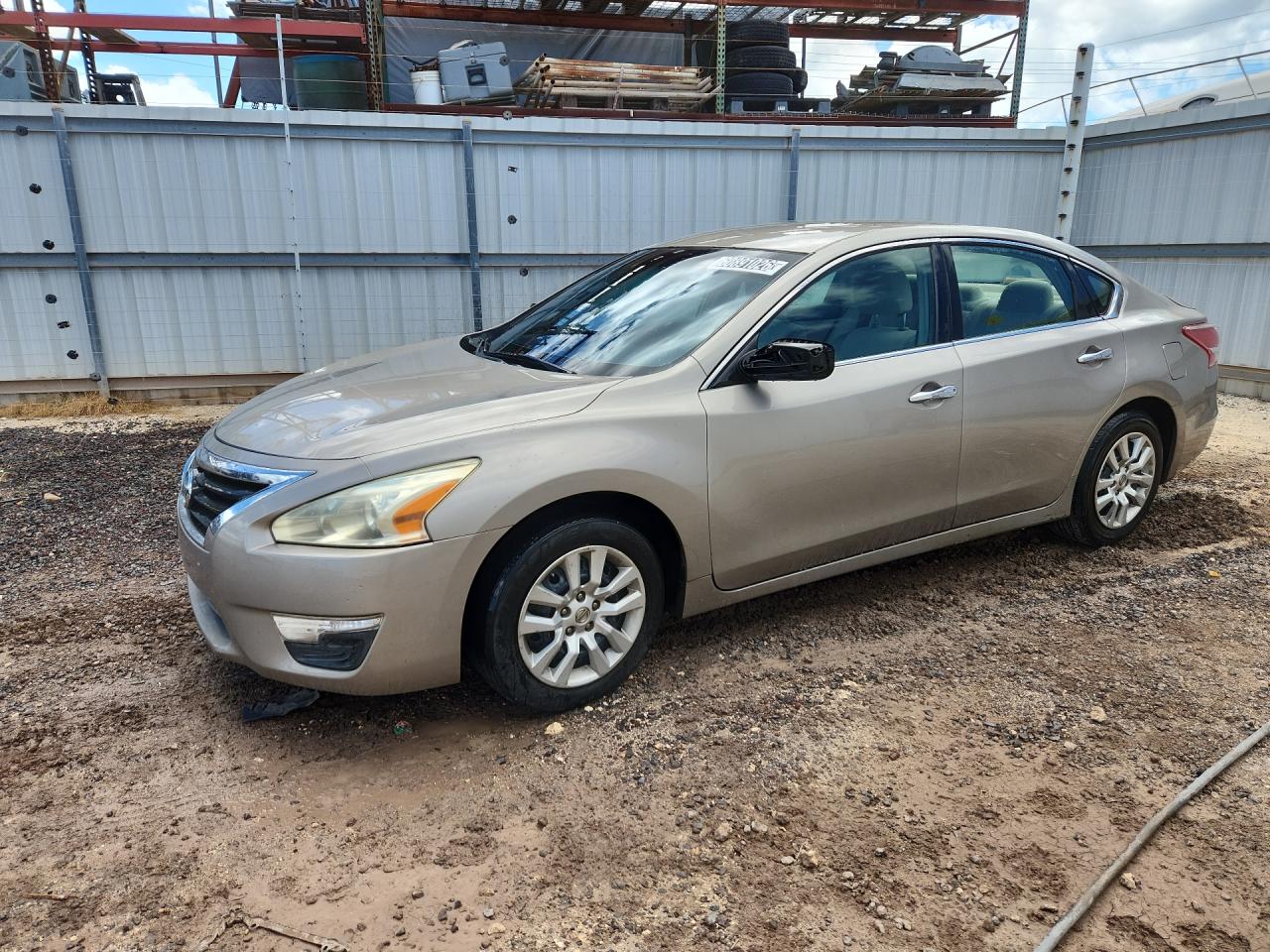 2013 Nissan Altima 2.5 Tan vin: 1N4AL3AP5DN550527 Damage: Left Front Fender, Dent(S) W/ Paint Dmg, 2 To 3 Inches