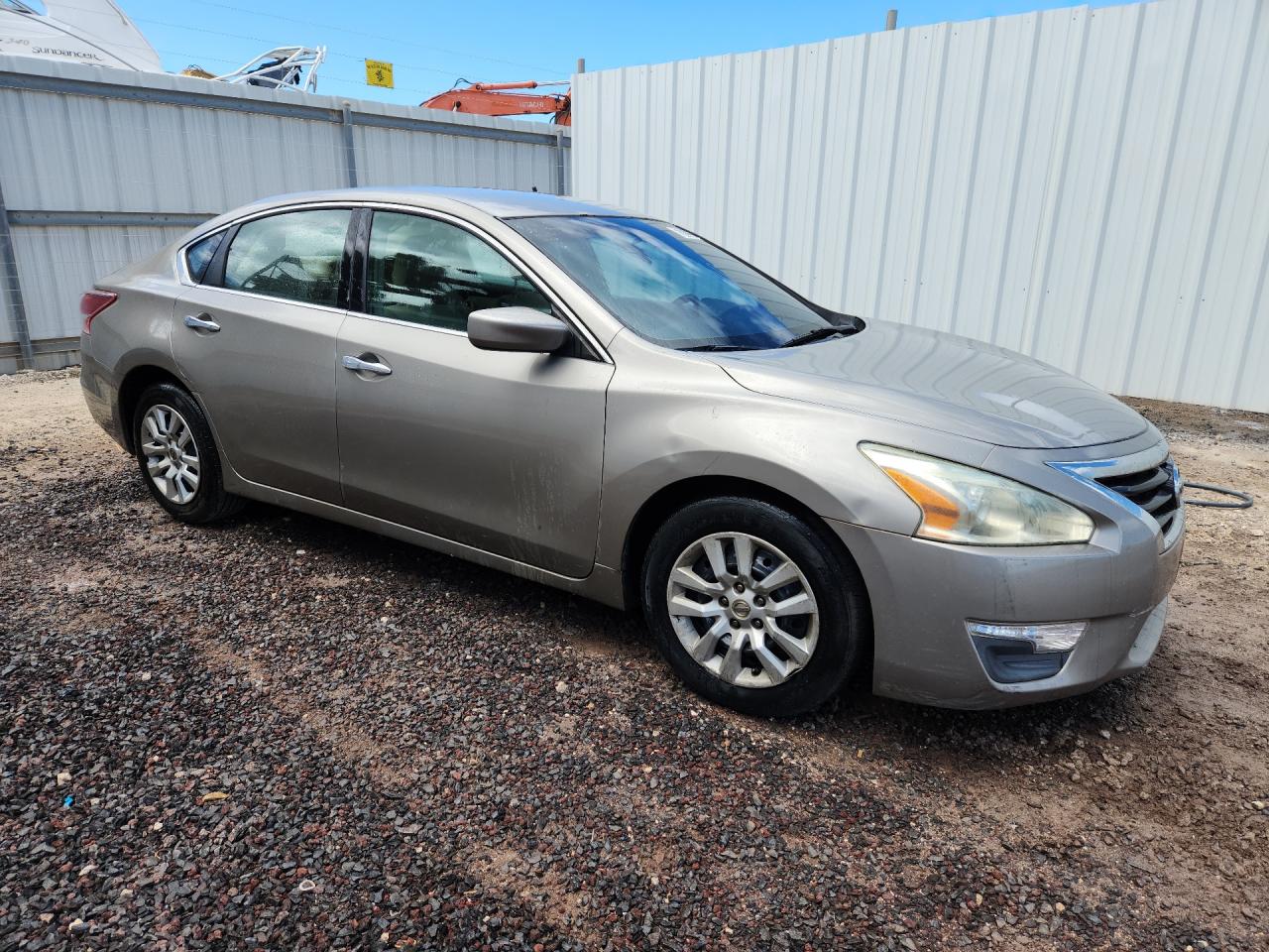 2013 Nissan Altima 2.5 Tan vin: 1N4AL3AP5DN550527 Damage: Right Front Fender, Severe Damage, Replacement Required