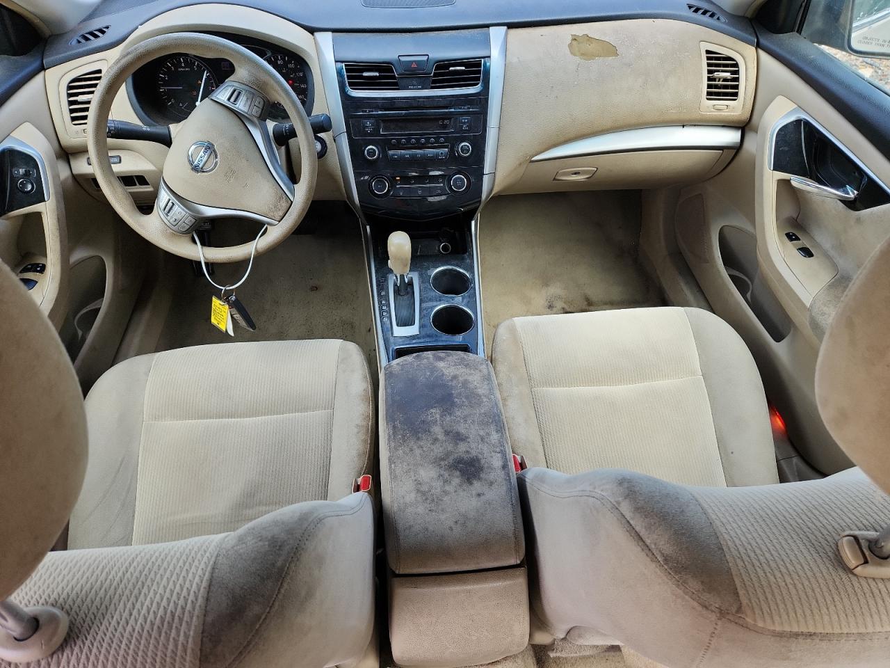 2013 Nissan Altima 2.5 Tan vin: 1N4AL3AP5DN550527 Damage: Console Cover, Stained, Permanent