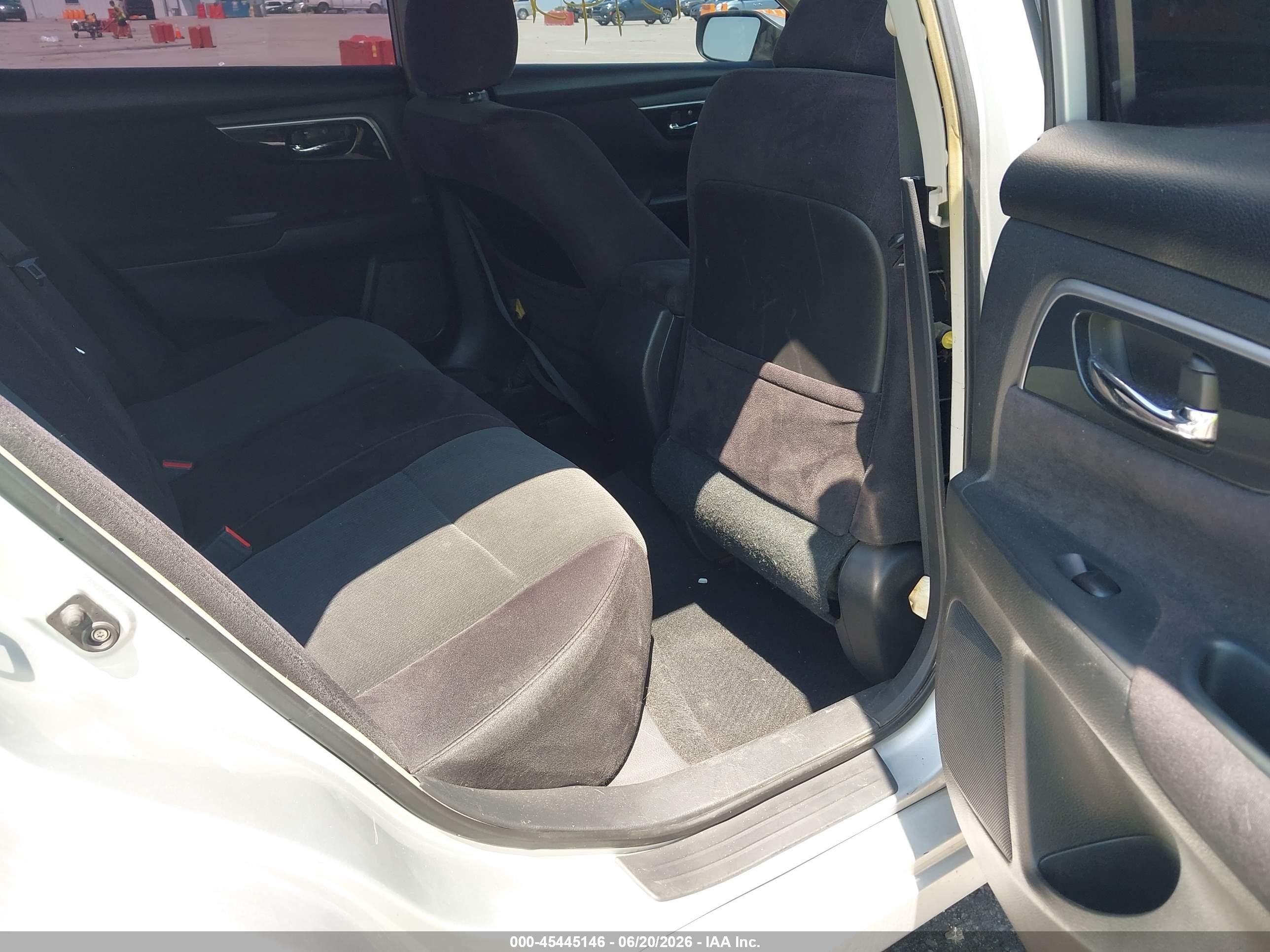 2013 Nissan Altima 2.5 S Silver vin: 1N4AL3AP5DN566954