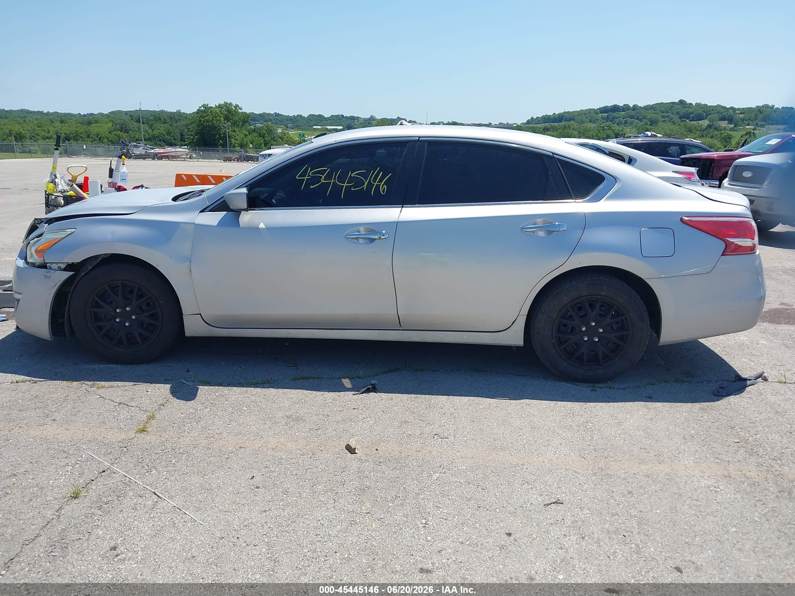 2013 Nissan Altima 2.5 S Silver vin: 1N4AL3AP5DN566954