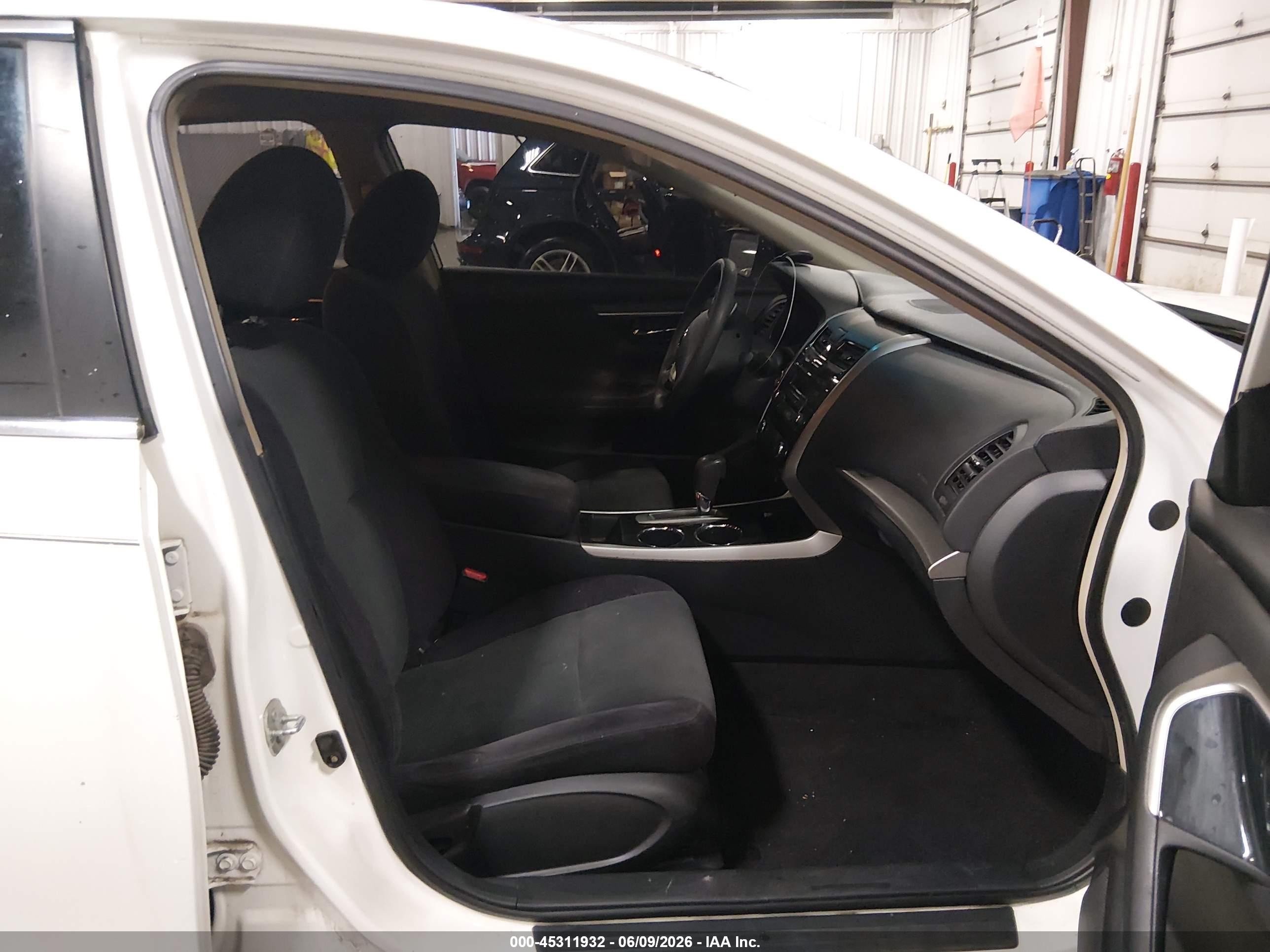 2013 Nissan Altima 2.5 S White vin: 1N4AL3AP5DN580353