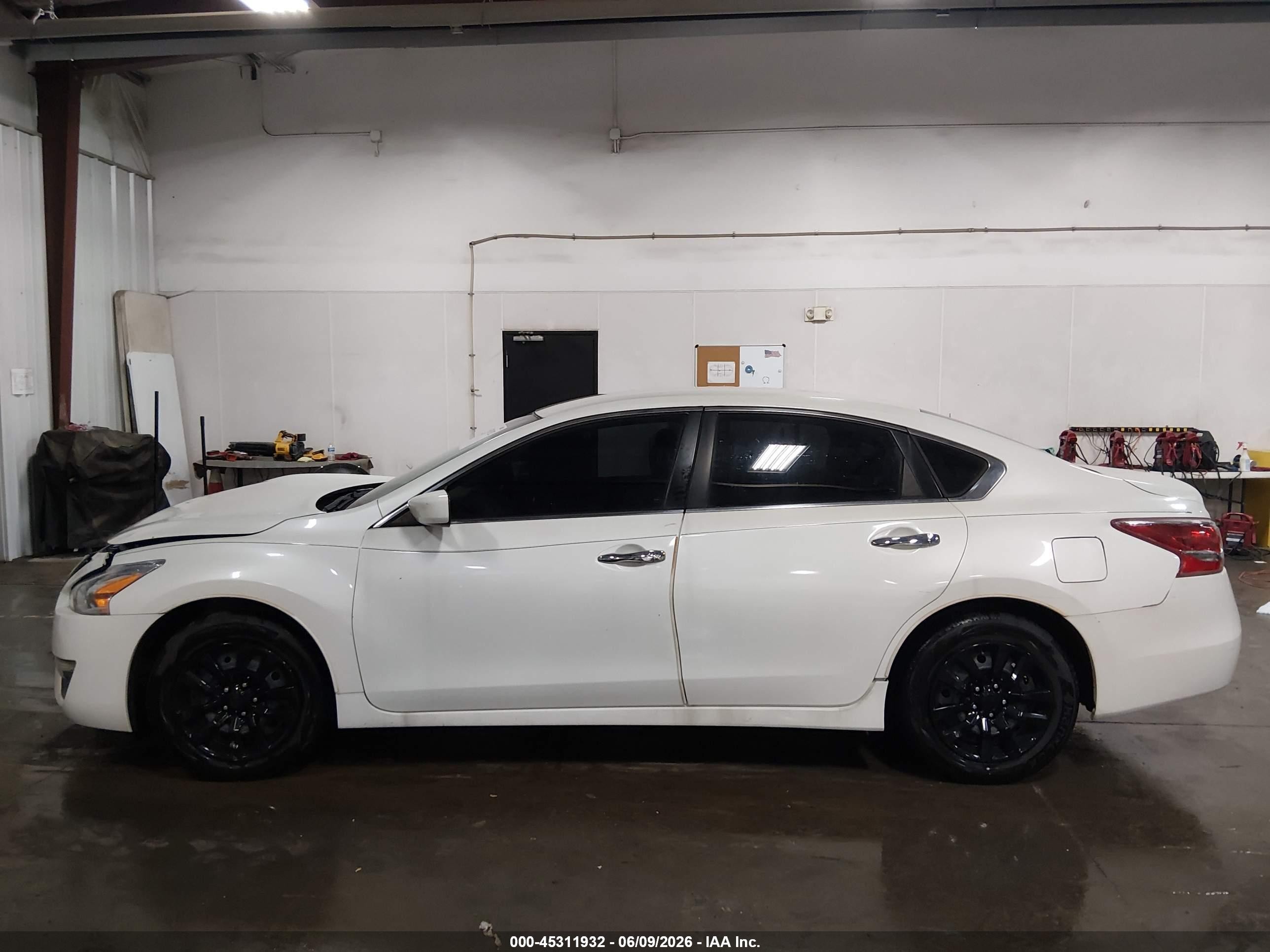 2013 Nissan Altima 2.5 S White vin: 1N4AL3AP5DN580353
