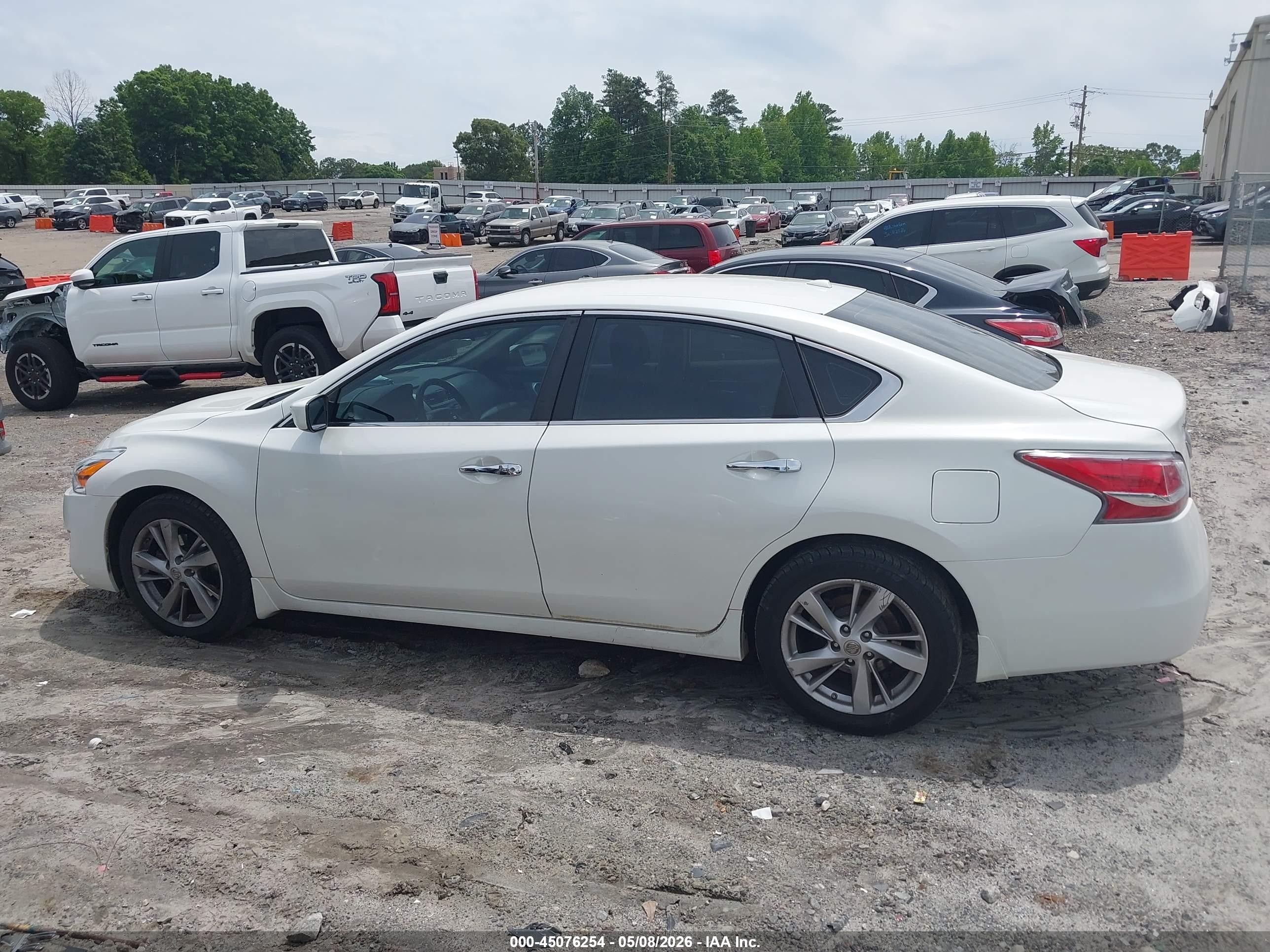 2014 Nissan Altima 2.5 Sv White vin: 1N4AL3AP5EC127363