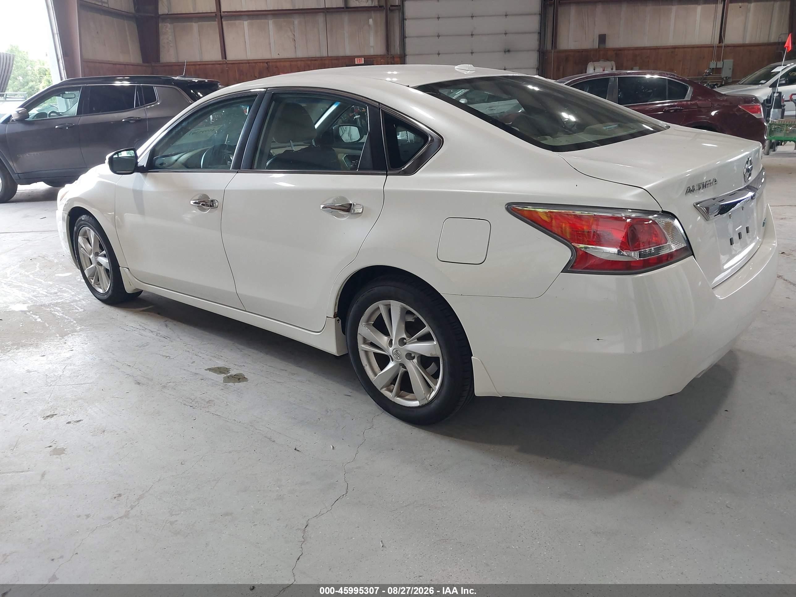 2014 Nissan Altima 2.5 Sv White vin: 1N4AL3AP5EC141098