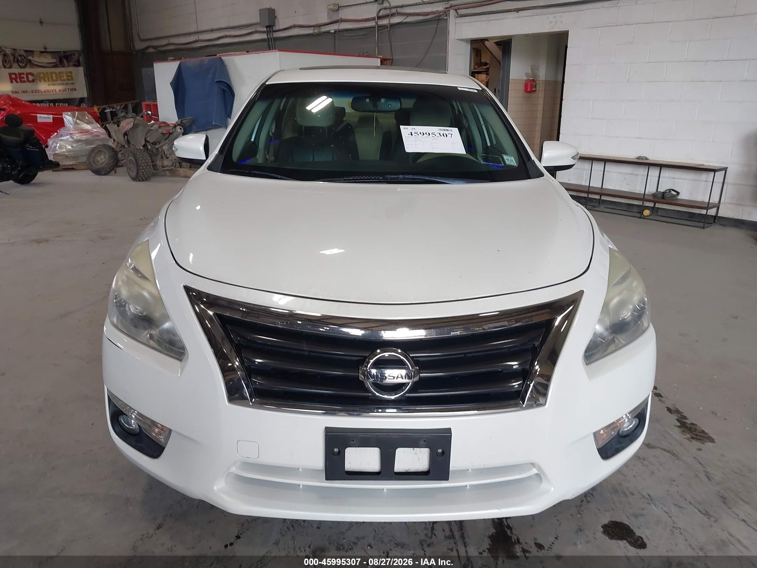 2014 Nissan Altima 2.5 Sv White vin: 1N4AL3AP5EC141098