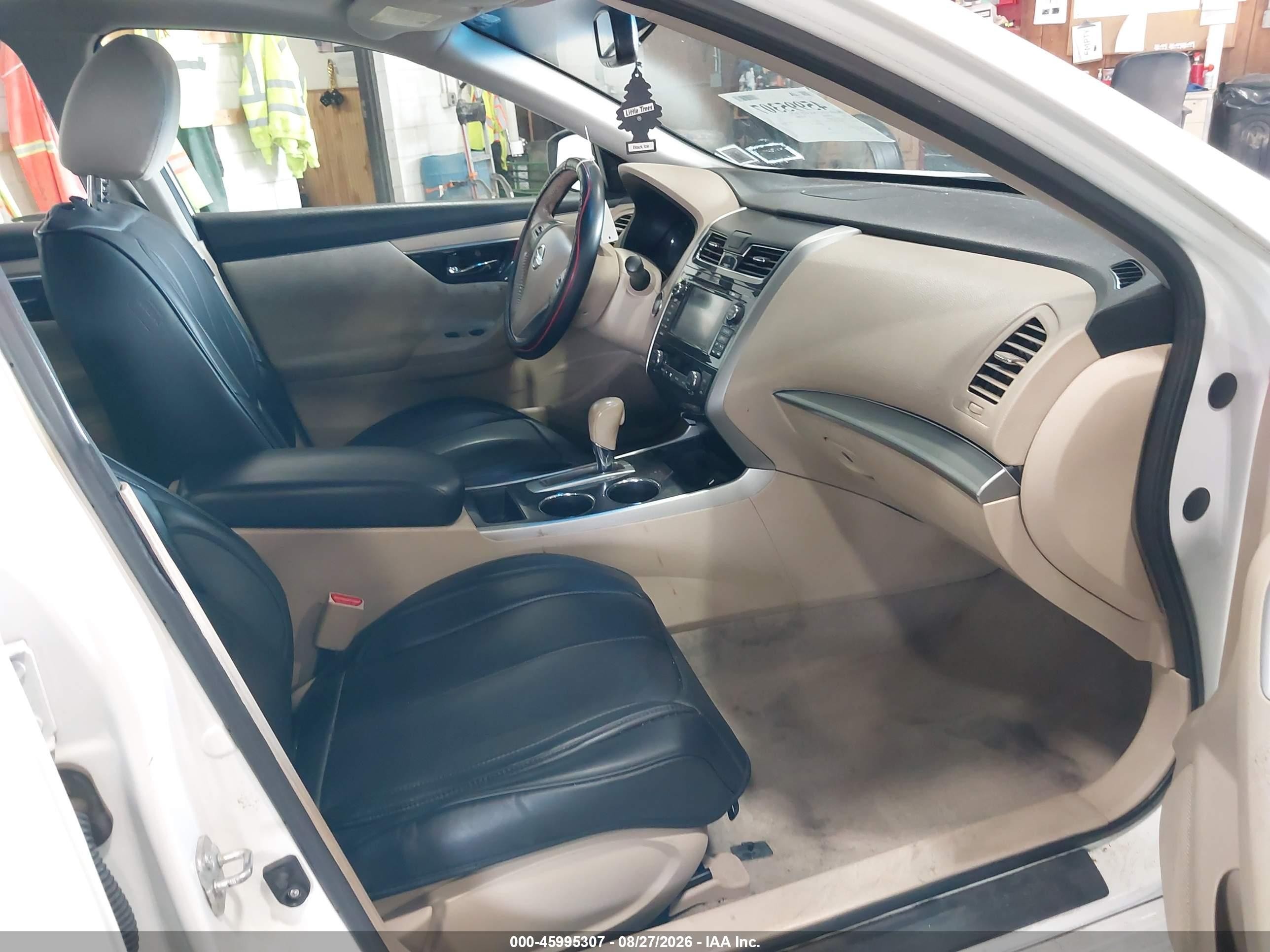 2014 Nissan Altima 2.5 Sv White vin: 1N4AL3AP5EC141098