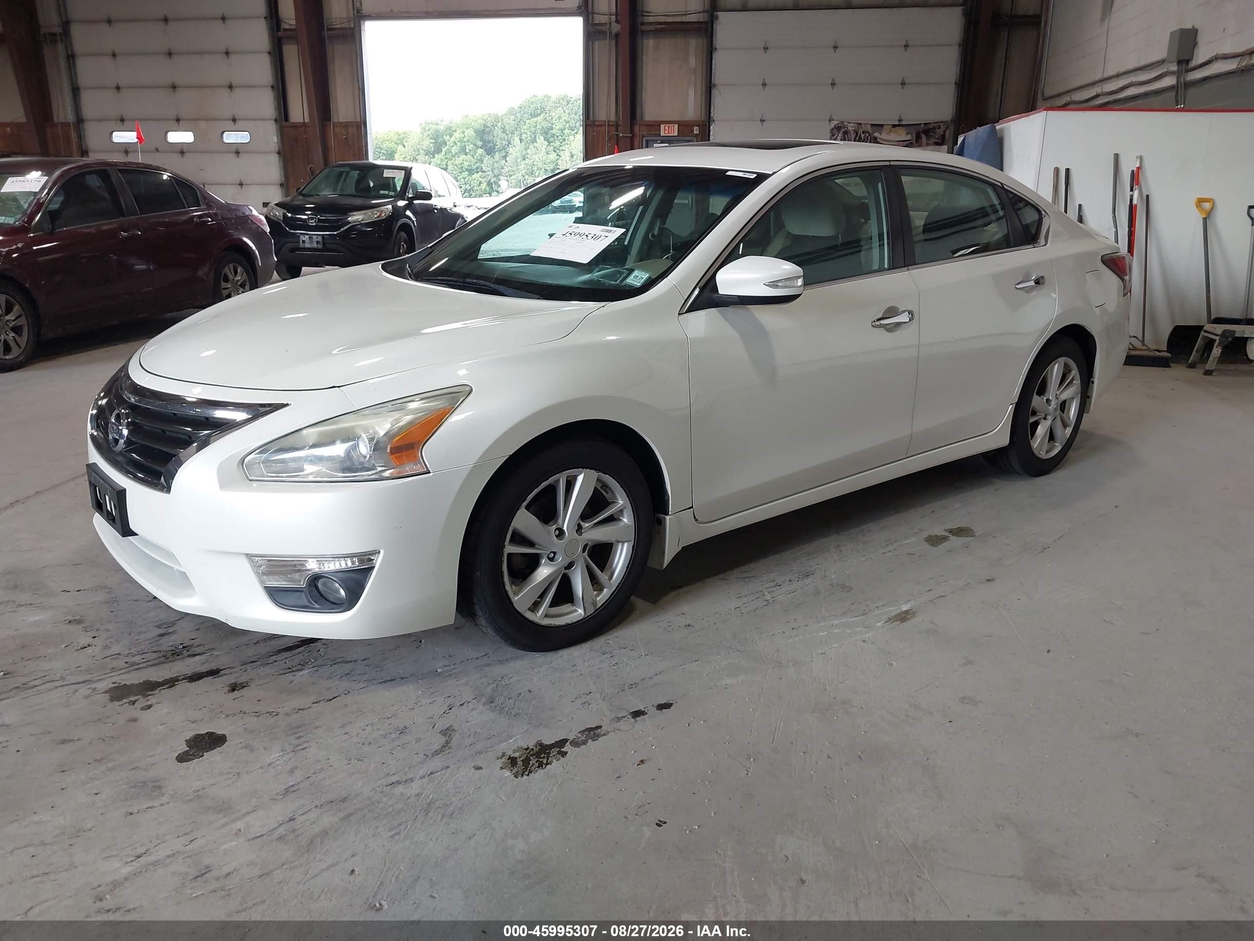 2014 Nissan Altima 2.5 Sv White vin: 1N4AL3AP5EC141098