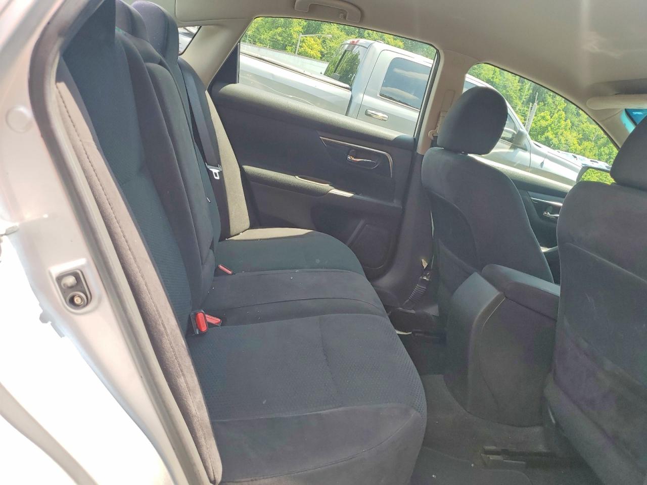 2014 Nissan Altima 2.5 S Silver vin: 1N4AL3AP5EC155339