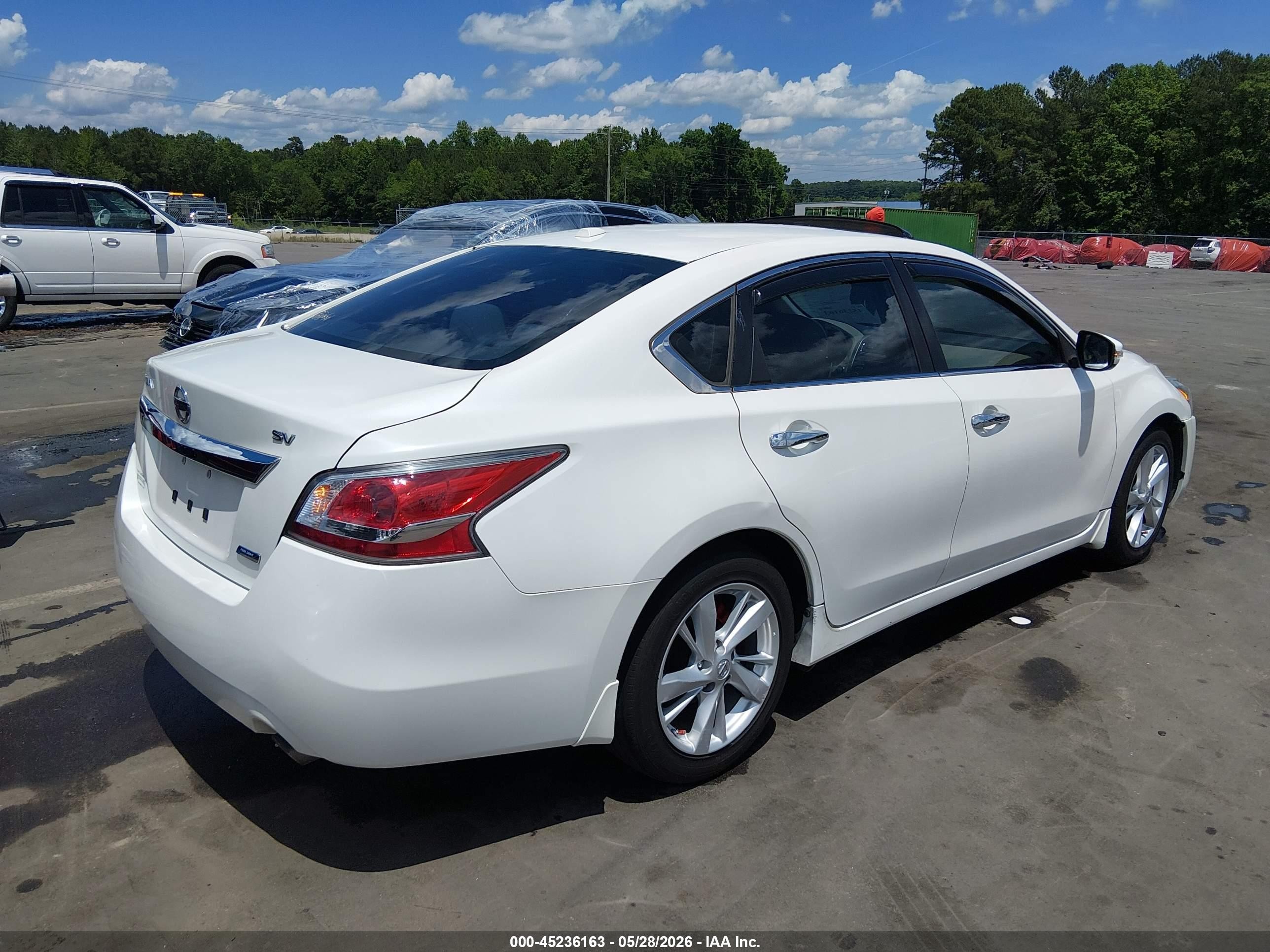 2014 Nissan Altima 2.5 Sv White vin: 1N4AL3AP5EC157768