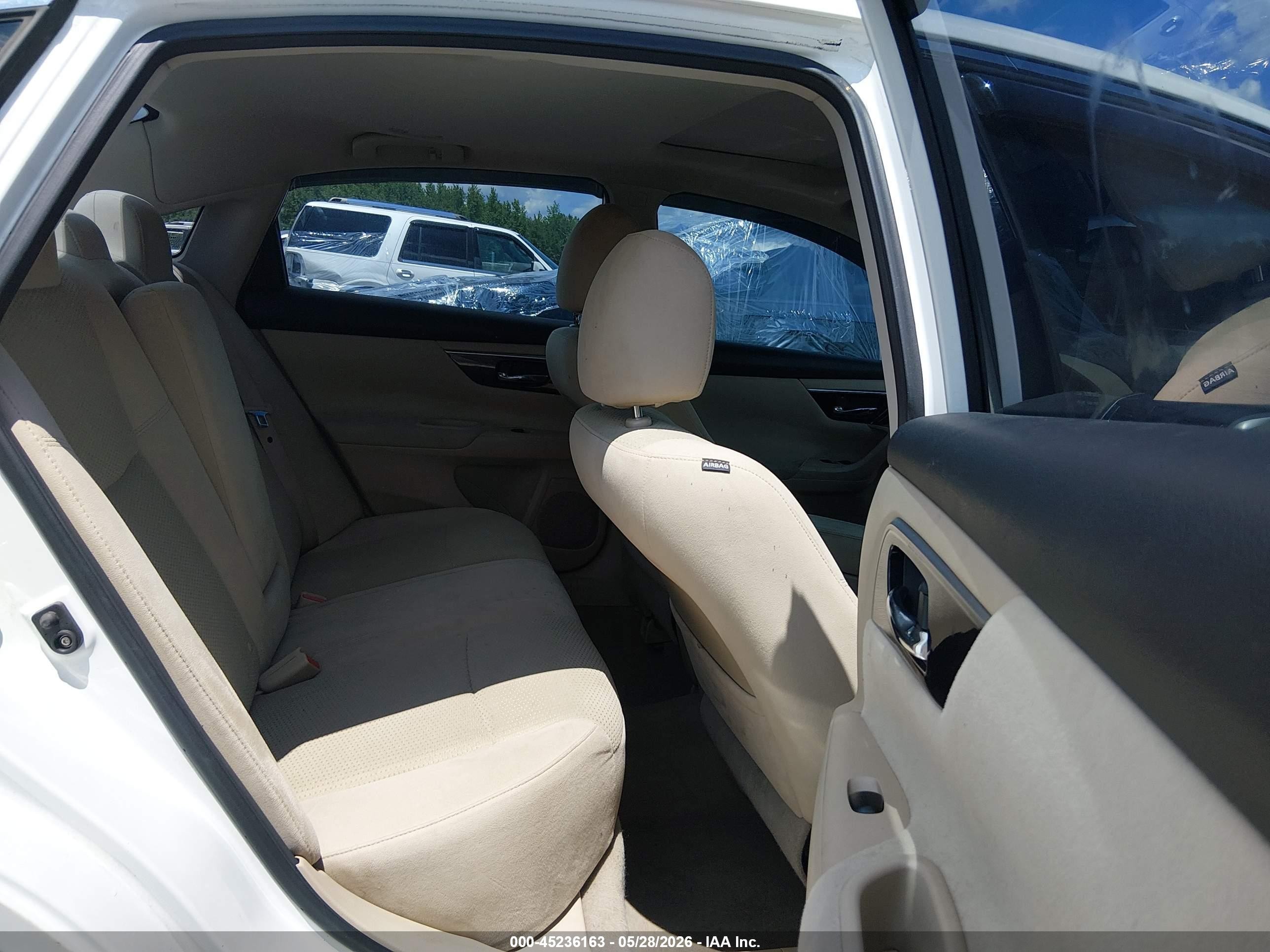 2014 Nissan Altima 2.5 Sv White vin: 1N4AL3AP5EC157768
