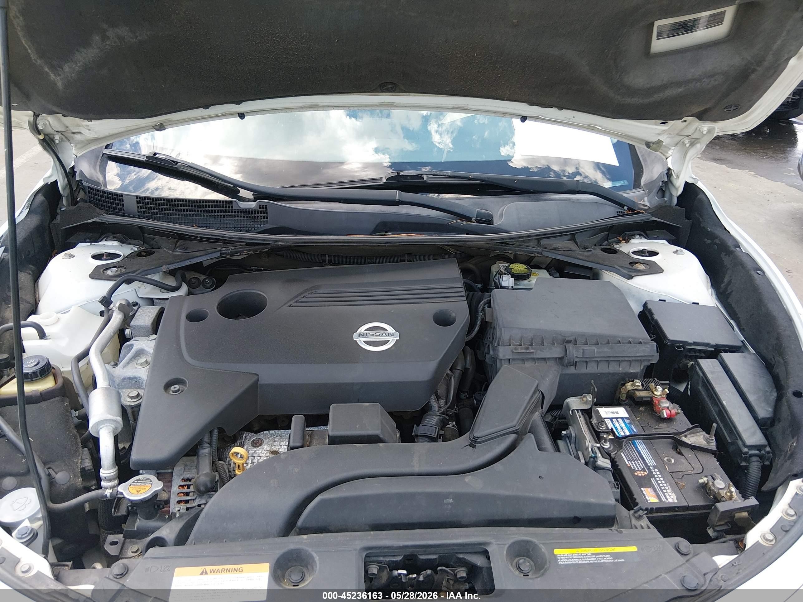 2014 Nissan Altima 2.5 Sv White vin: 1N4AL3AP5EC157768