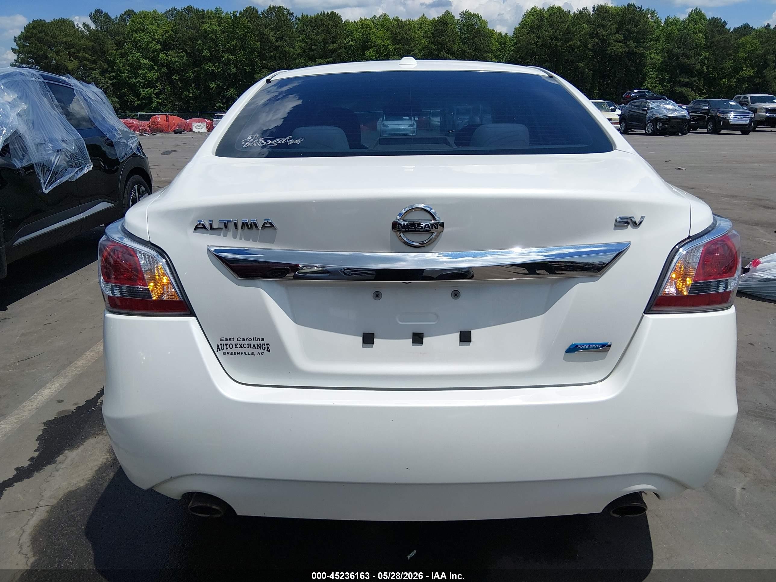 2014 Nissan Altima 2.5 Sv White vin: 1N4AL3AP5EC157768