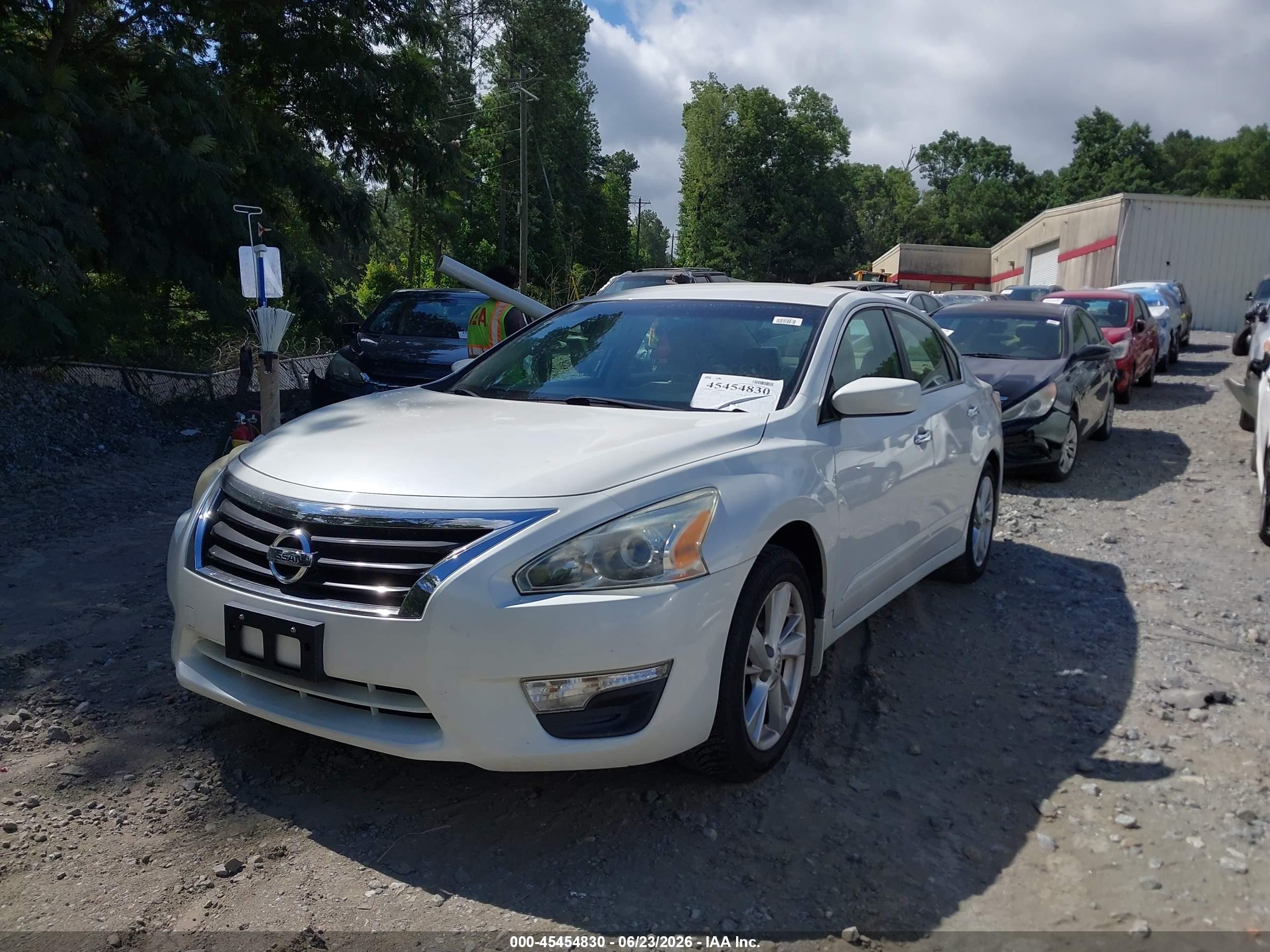 2014 Nissan Altima 2.5/s/sv/sl White vin: 1N4AL3AP5EC158841