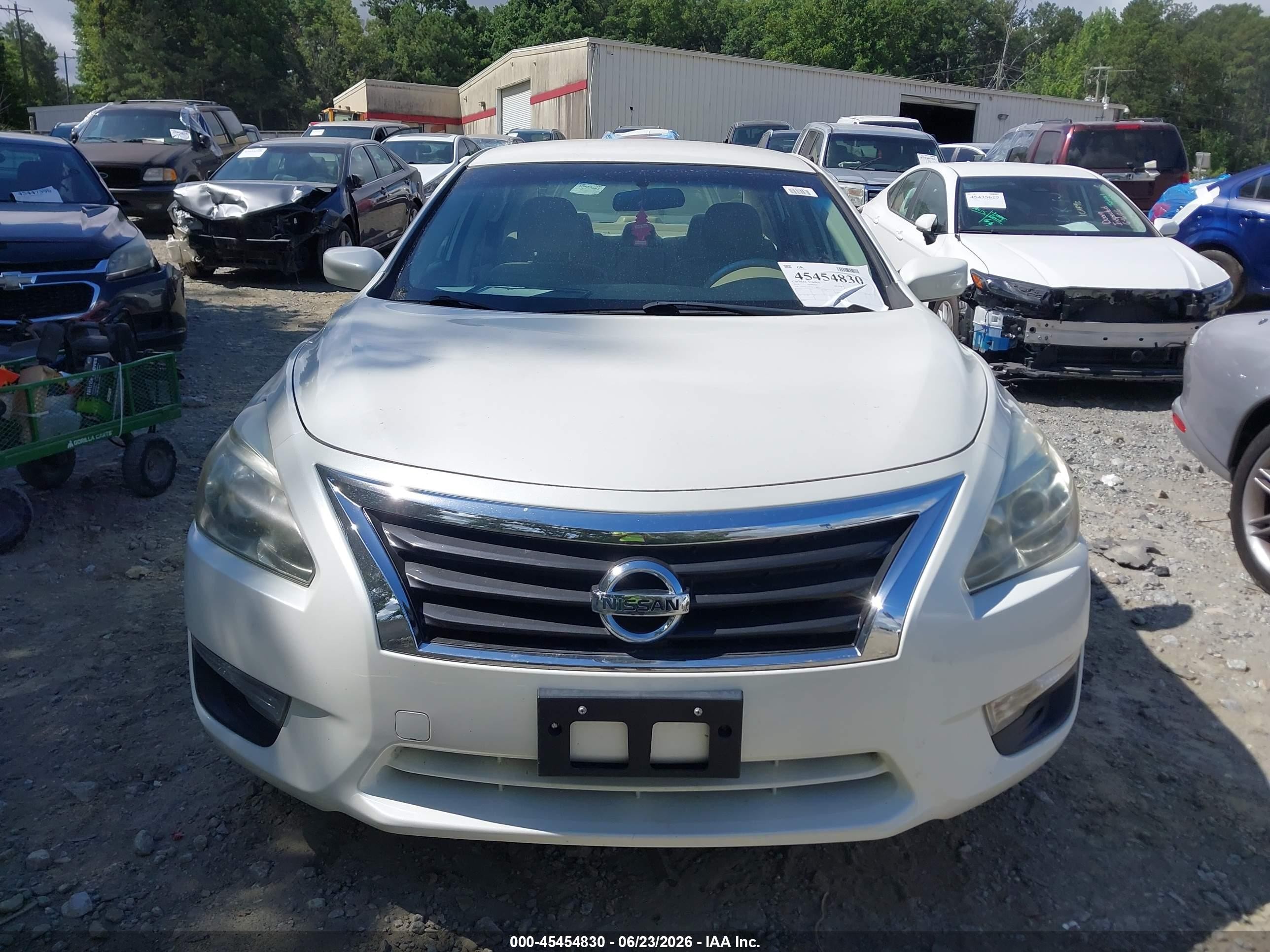 2014 Nissan Altima 2.5/s/sv/sl White vin: 1N4AL3AP5EC158841