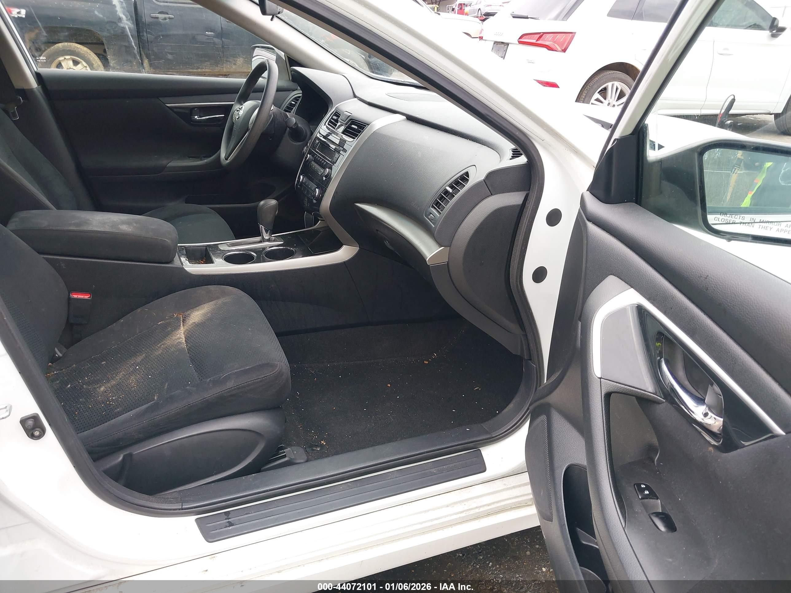 2014 Nissan Altima 2.5 Белый vin: 1N4AL3AP5EC180726
